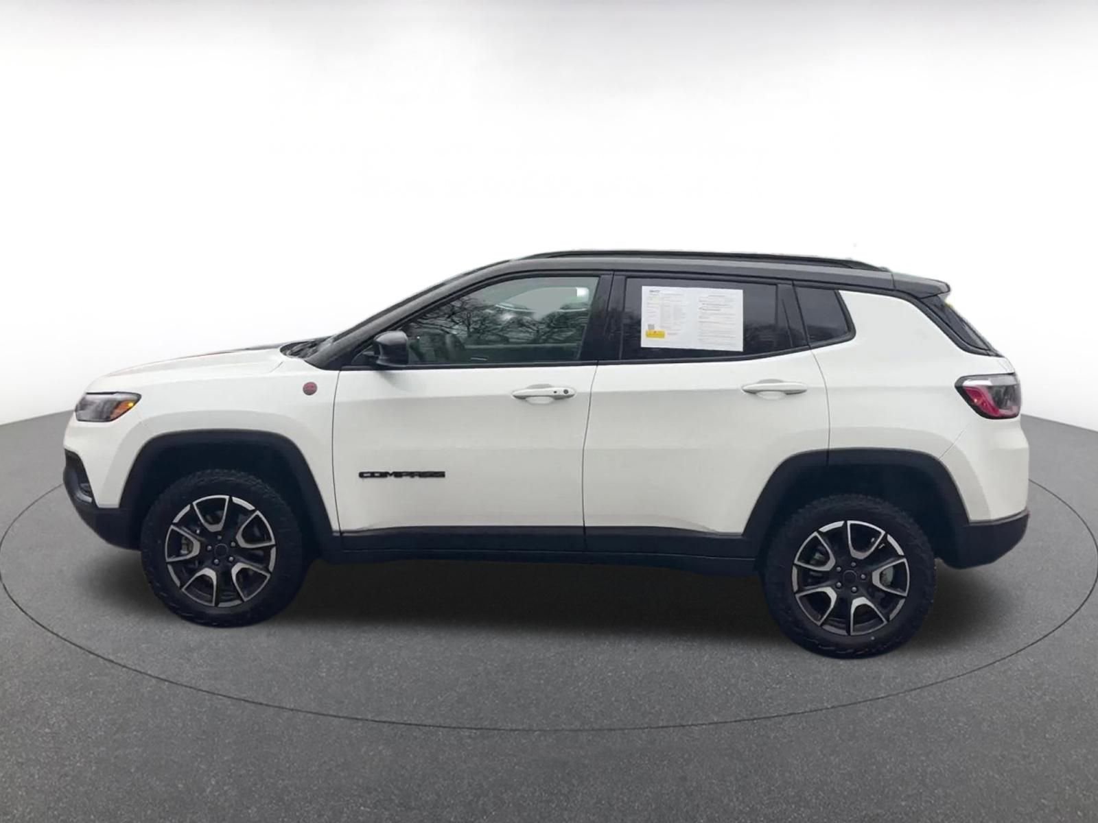 Thumbnail: 2025 Jeep Compass - 9