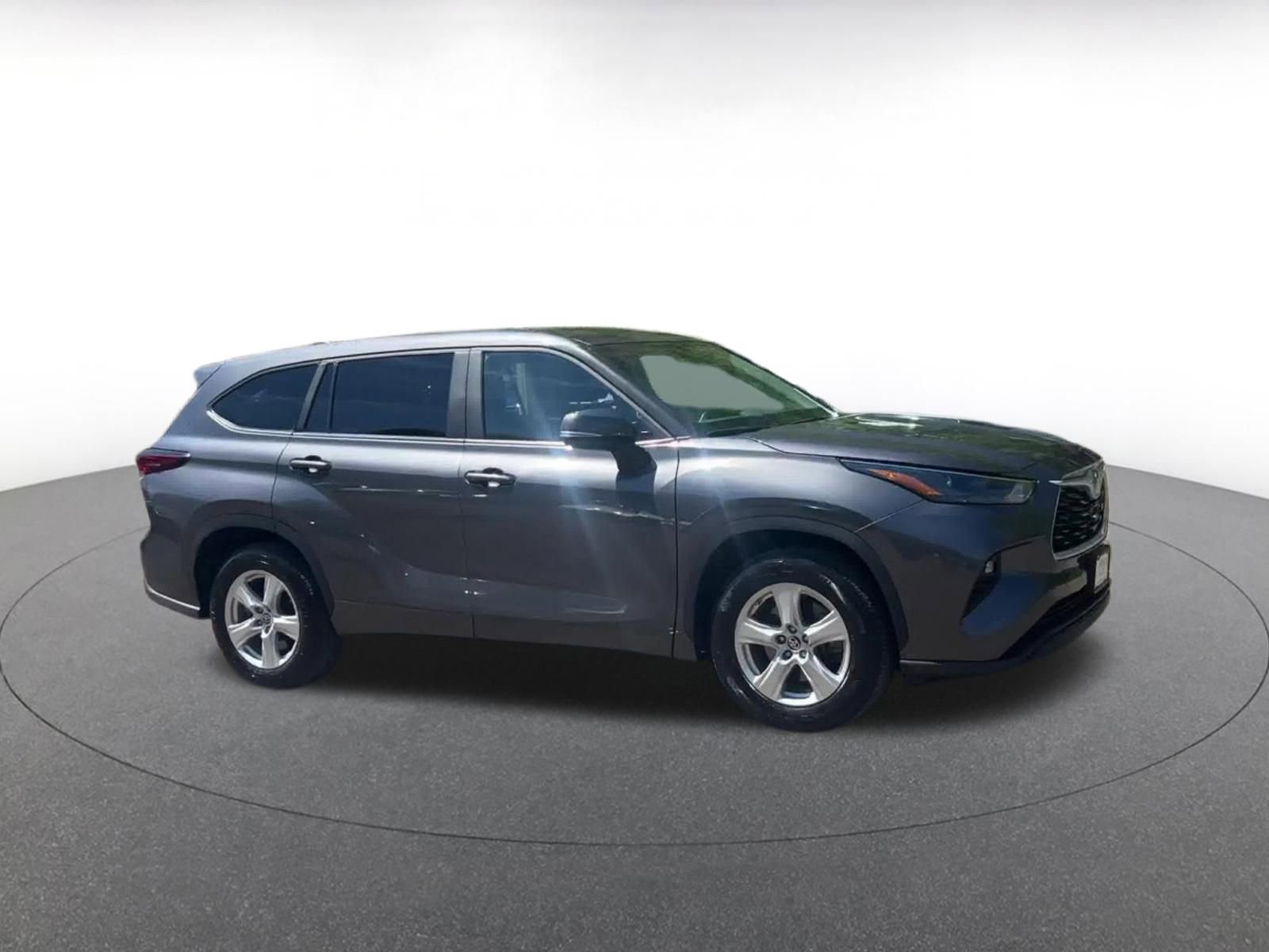 Thumbnail: 2025 Toyota Highlander - 2