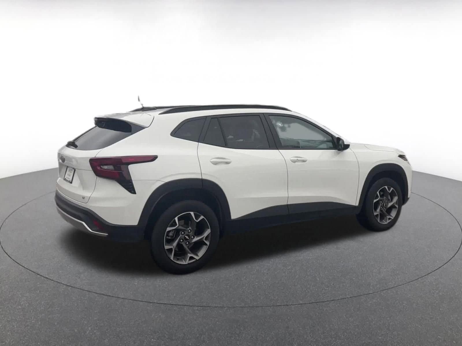 Thumbnail: 2025 Chevrolet Trax - 15