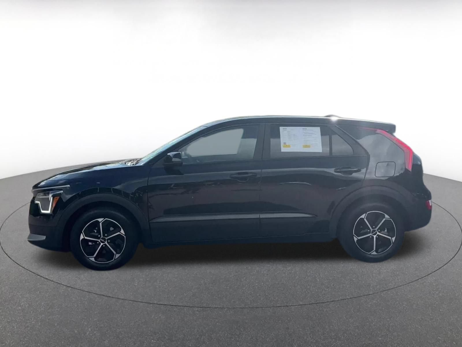 Thumbnail: 2026 Kia Niro - 9