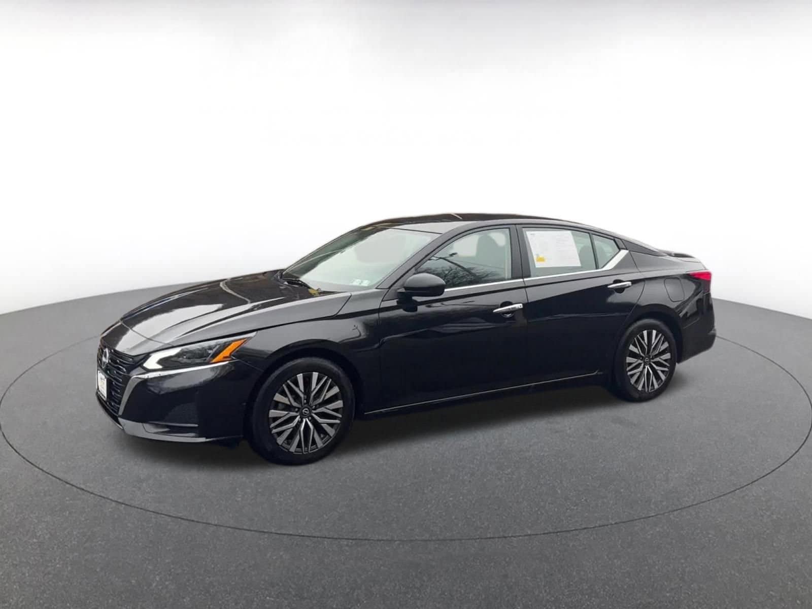 Thumbnail: 2025 Nissan Altima - 8