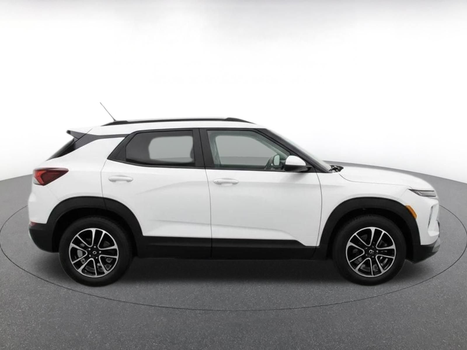 Thumbnail: 2025 Chevrolet TrailBlazer - 14