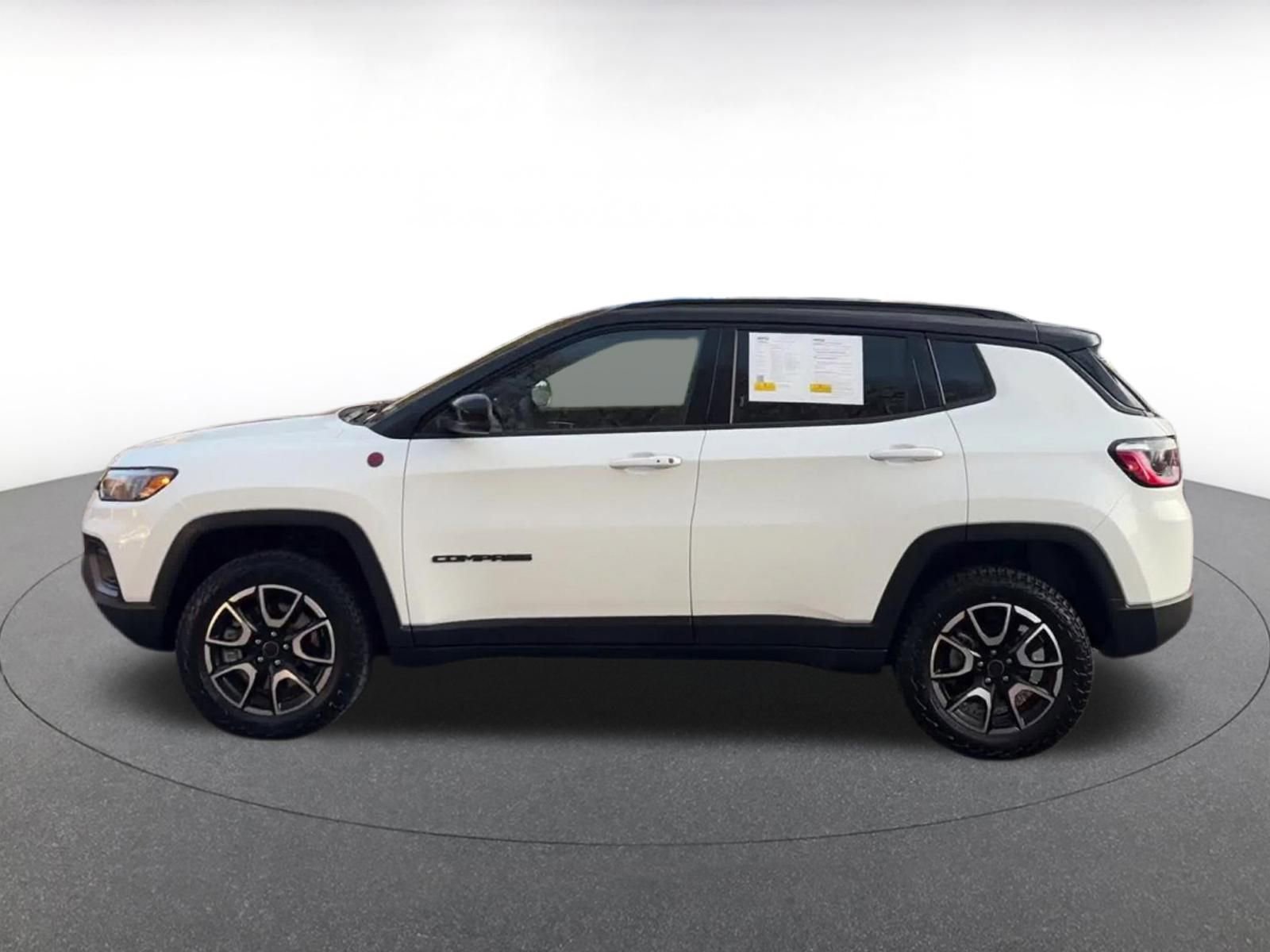 Thumbnail: 2025 Jeep Compass - 9