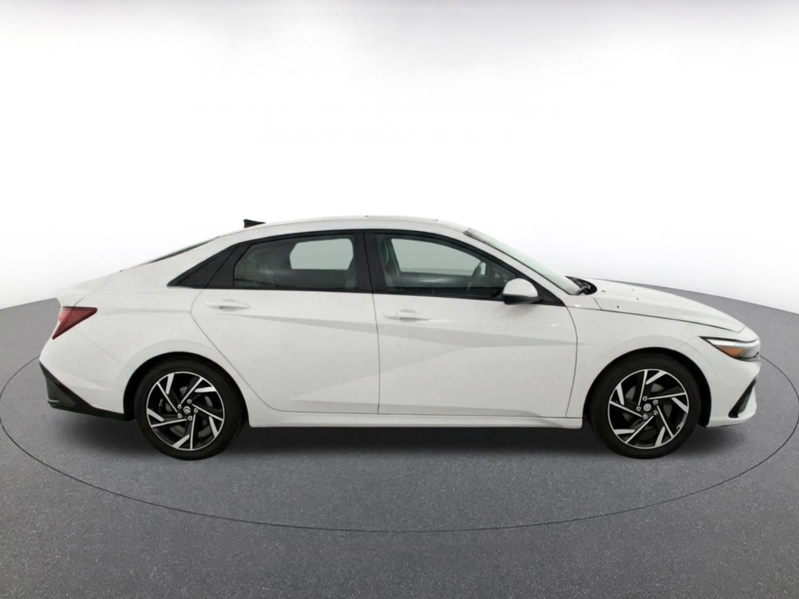 Thumbnail: 2025 Hyundai Elantra - 10