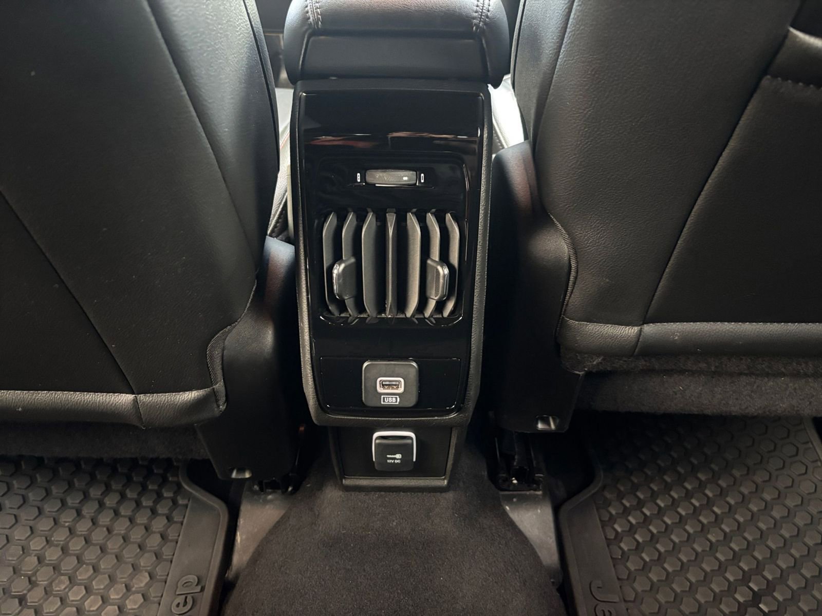 Thumbnail: 2025 Jeep Compass - 24