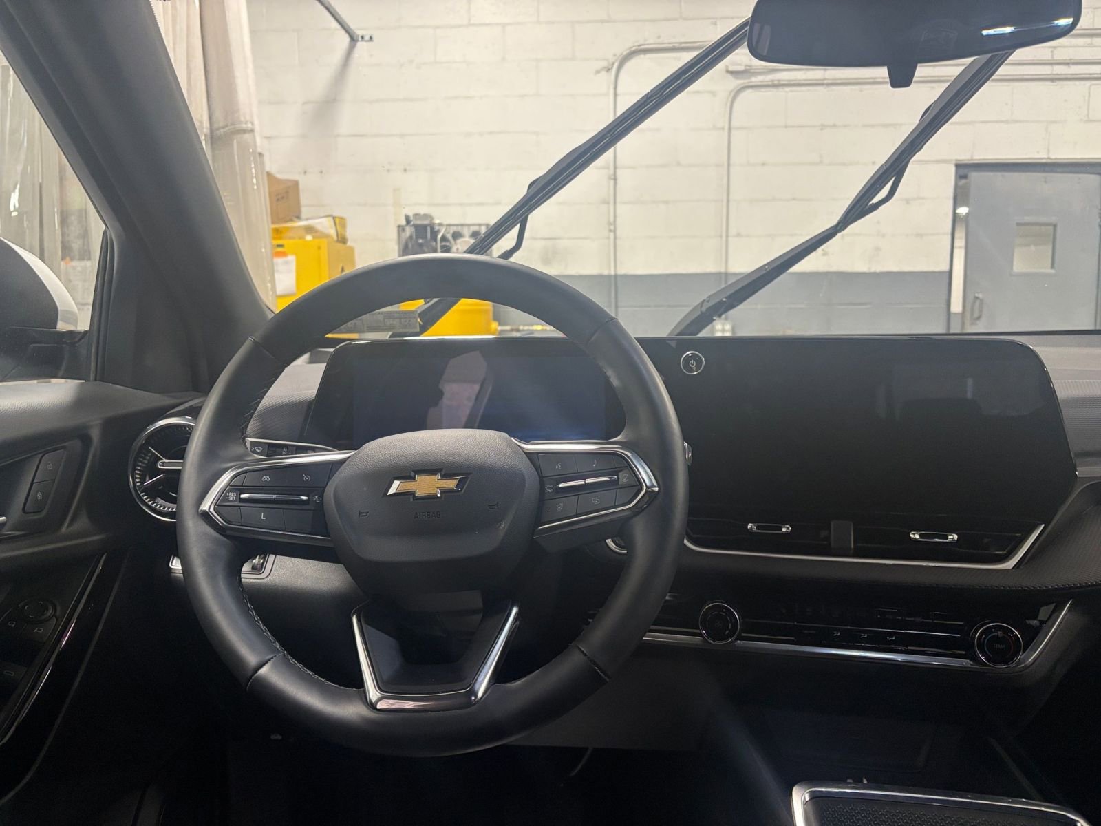 Thumbnail: 2025 Chevrolet Equinox - 33