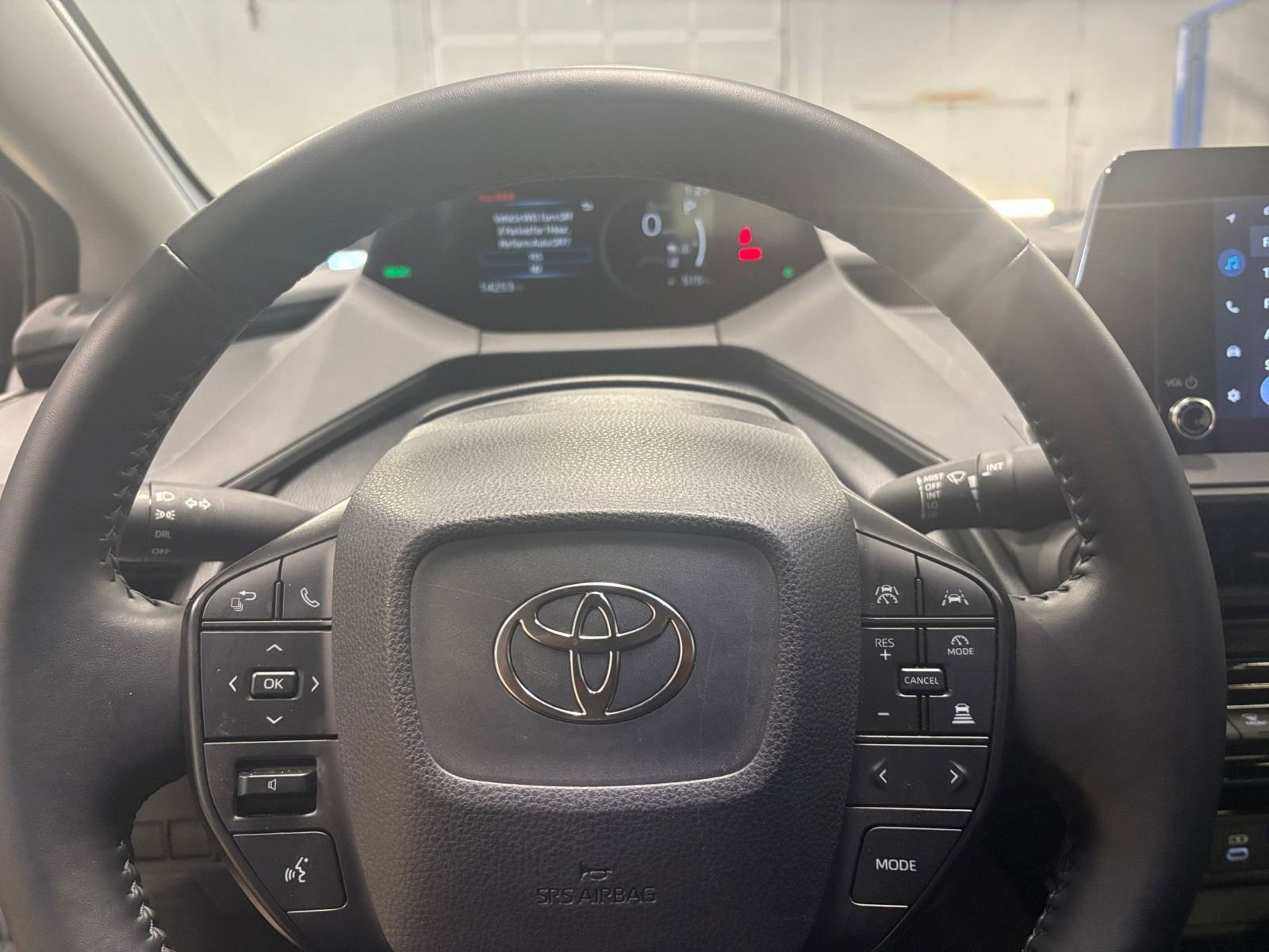 Thumbnail: 2025 Toyota Prius - 25