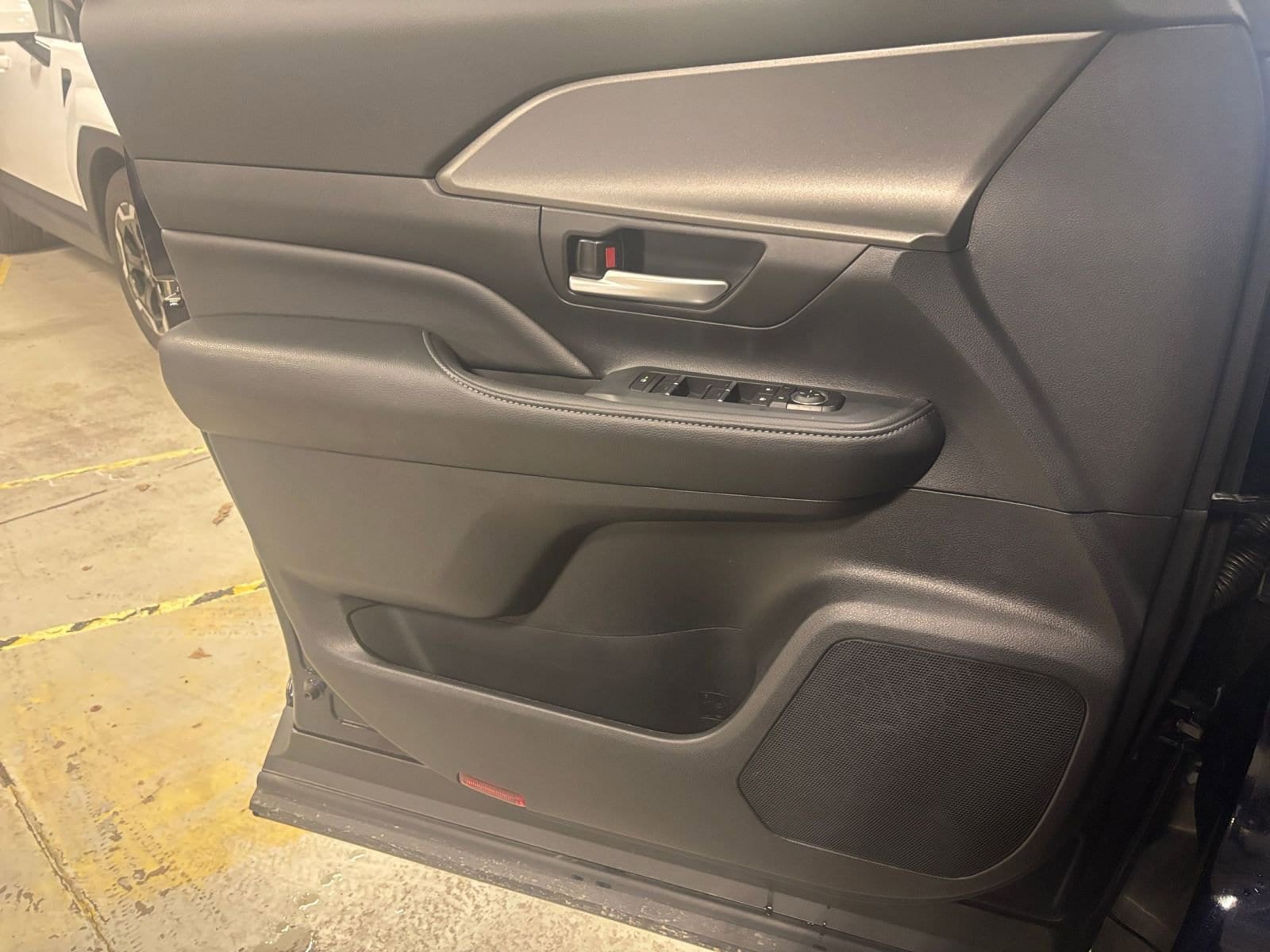 Thumbnail: 2025 Toyota Grand Highlander - 20