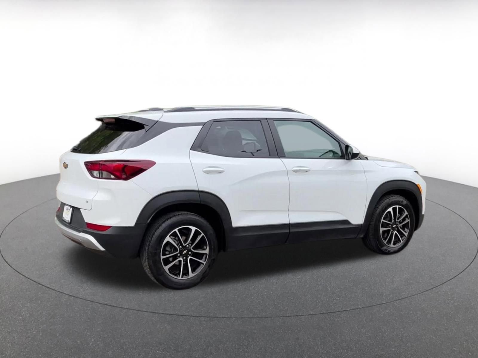 Thumbnail: 2025 Chevrolet TrailBlazer - 14