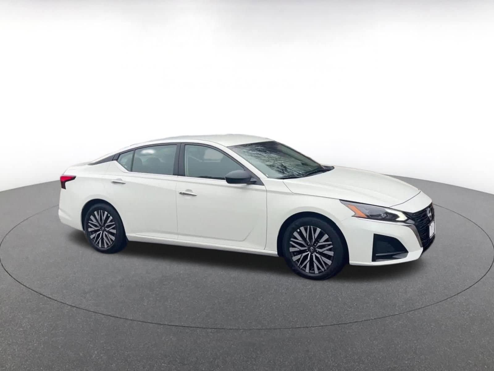 Thumbnail: 2025 Nissan Altima - 2