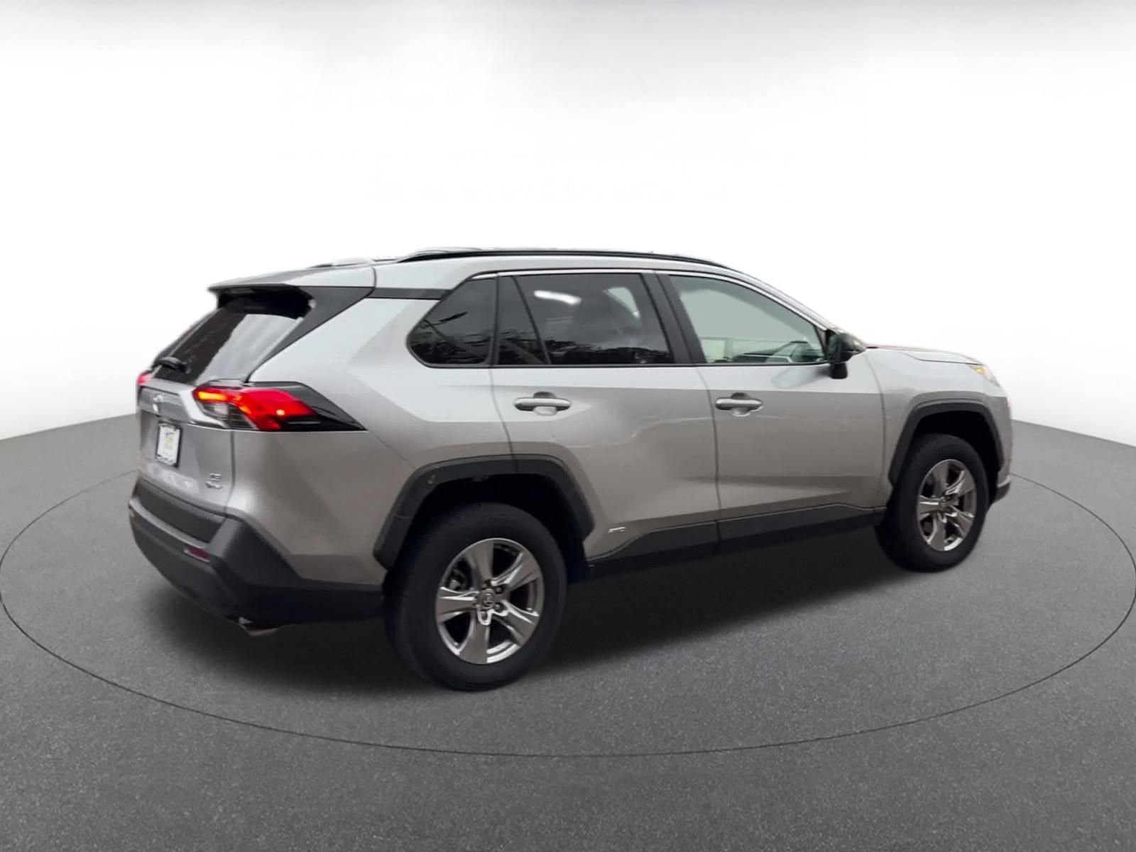 Thumbnail: 2025 Toyota RAV4 - 15