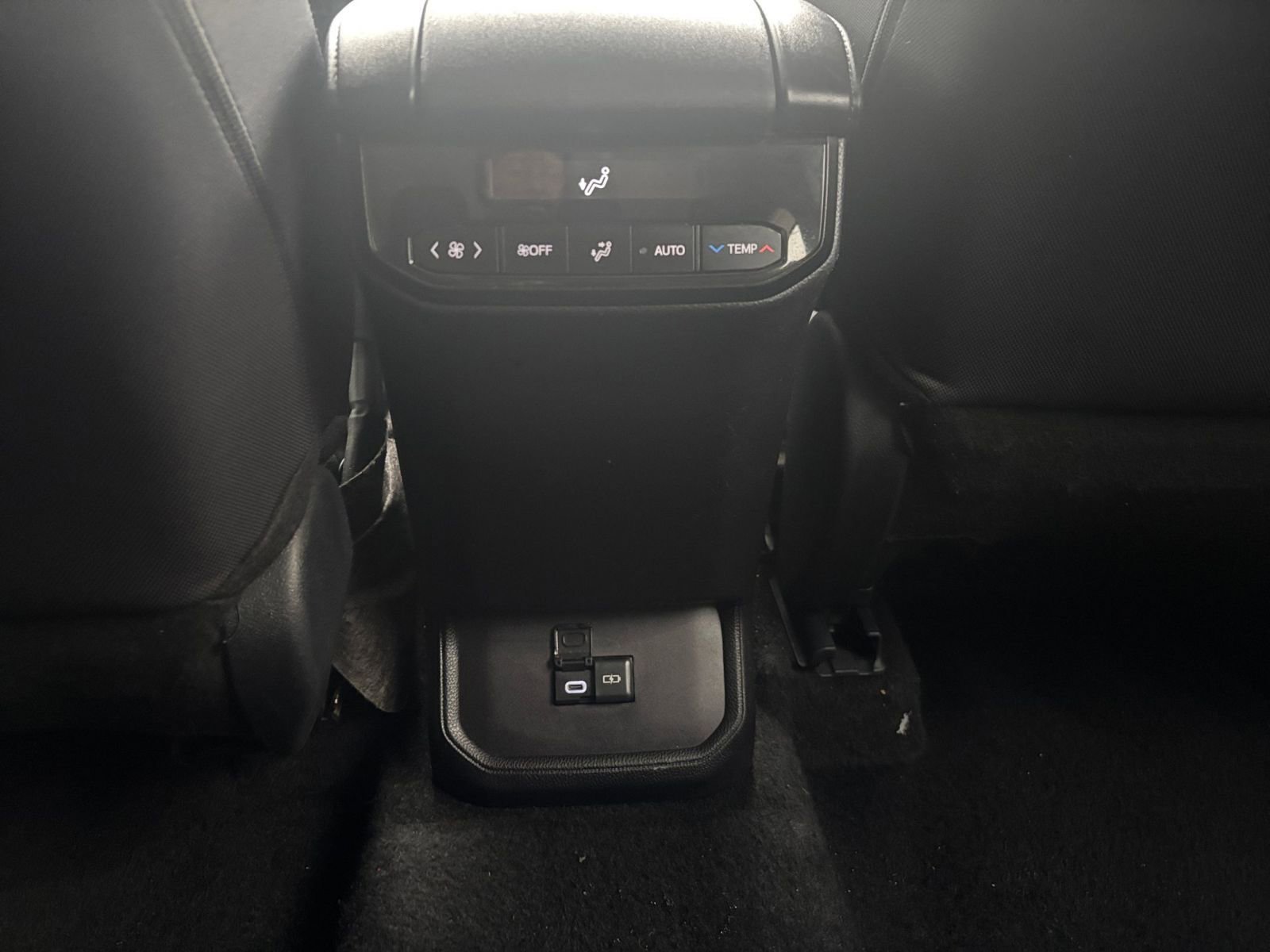 Thumbnail: 2025 Toyota Highlander - 24