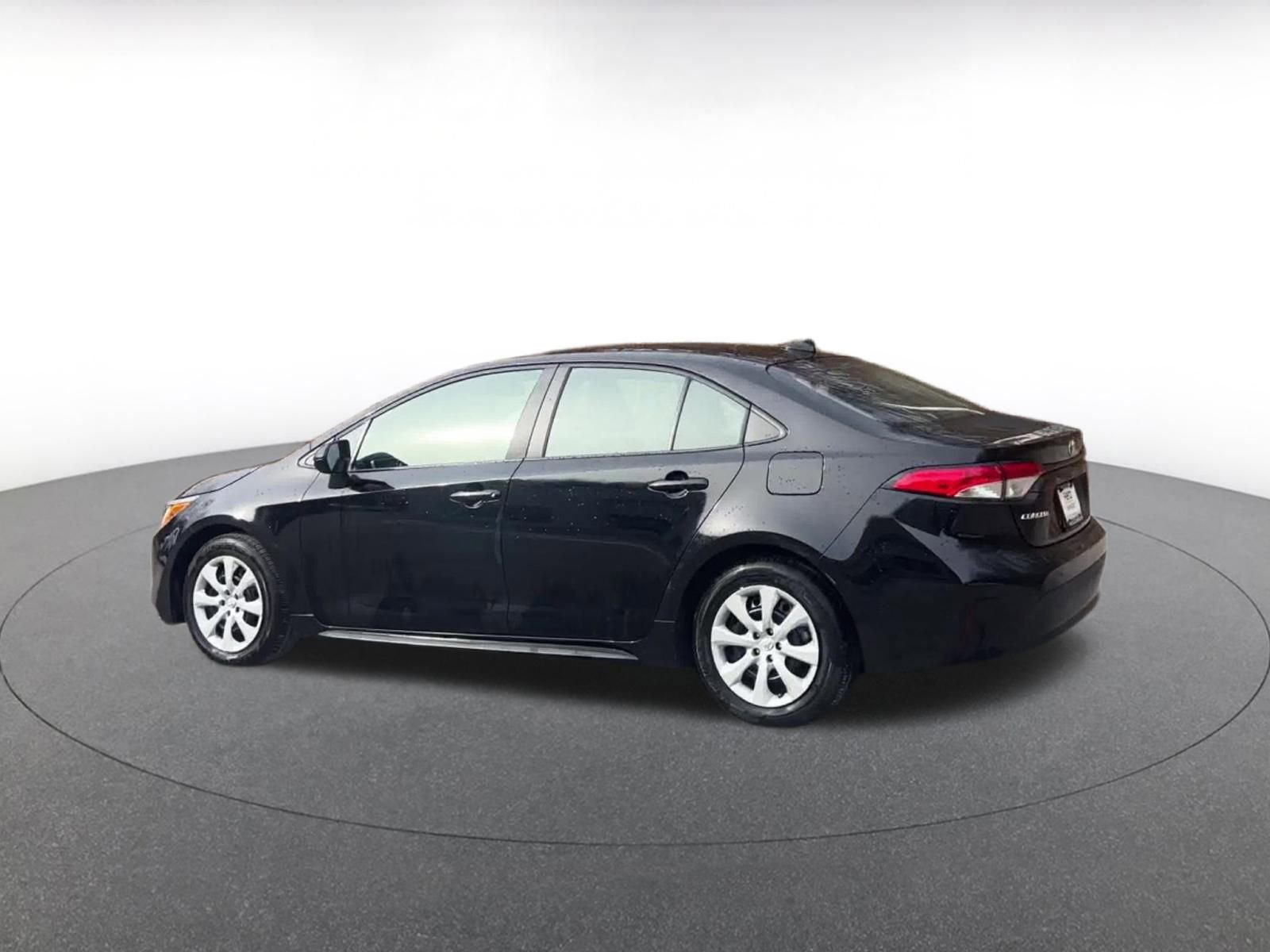 Thumbnail: 2025 Toyota Corolla - 10