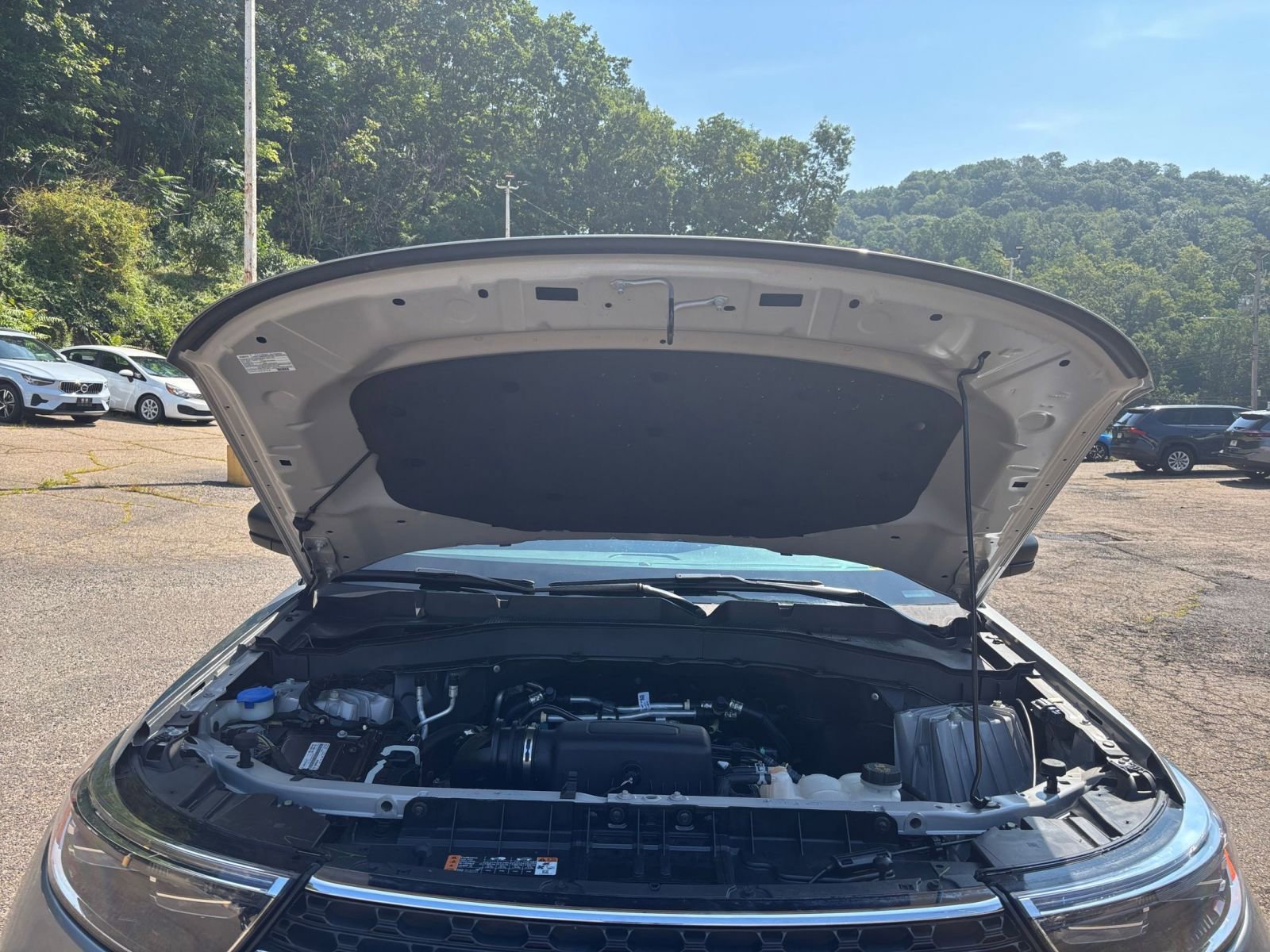 Thumbnail: 2023 Ford Explorer - 32