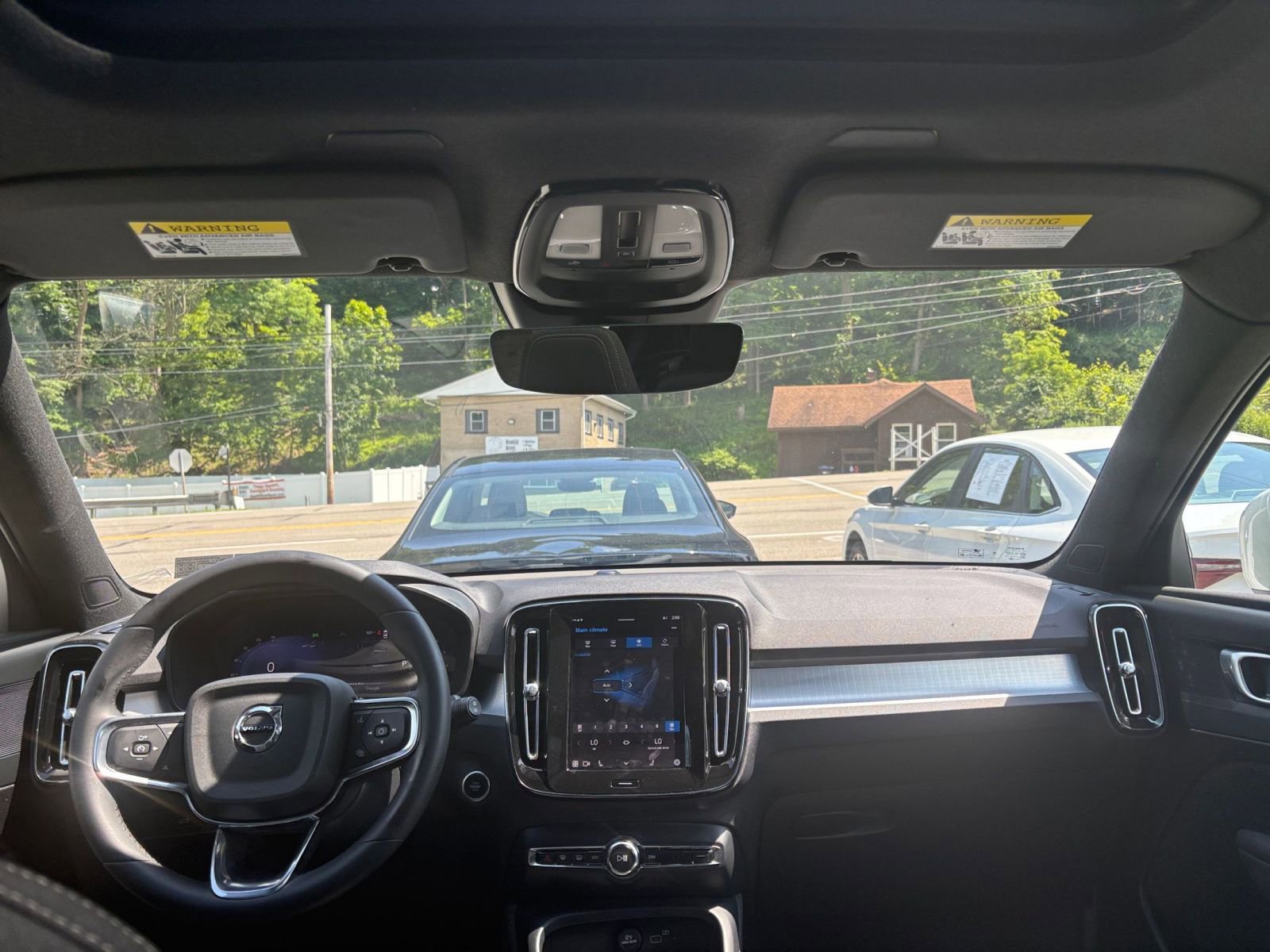 Thumbnail: 2024 Volvo XC40 - 35