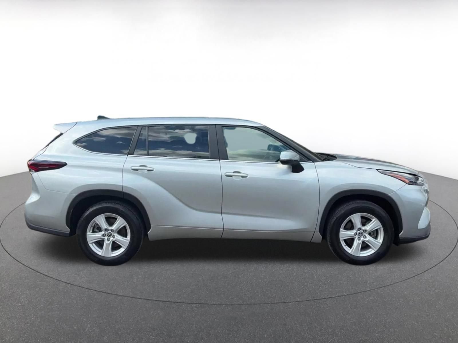 Thumbnail: 2025 Toyota Highlander - 11