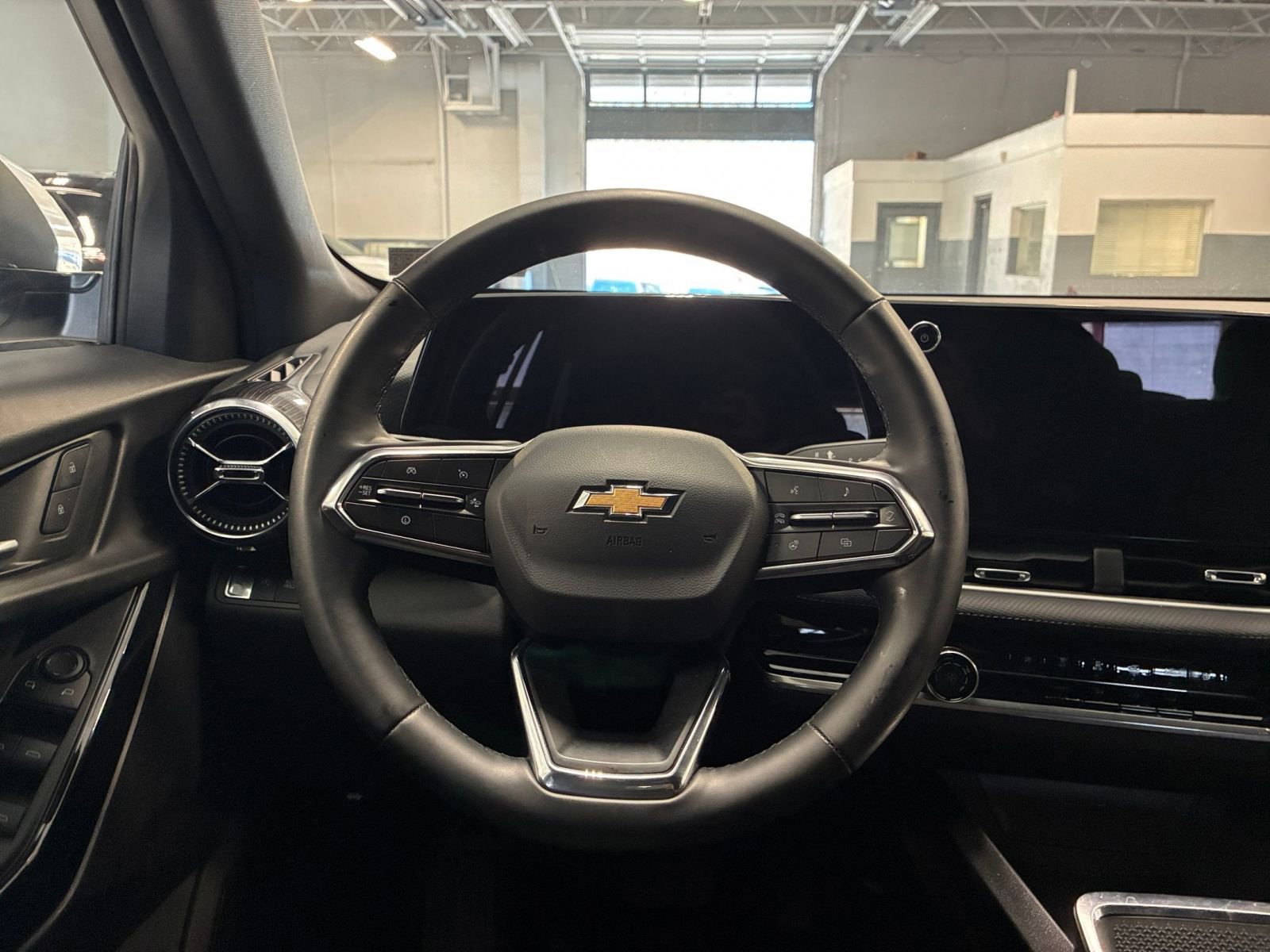 Thumbnail: 2025 Chevrolet Equinox - 34