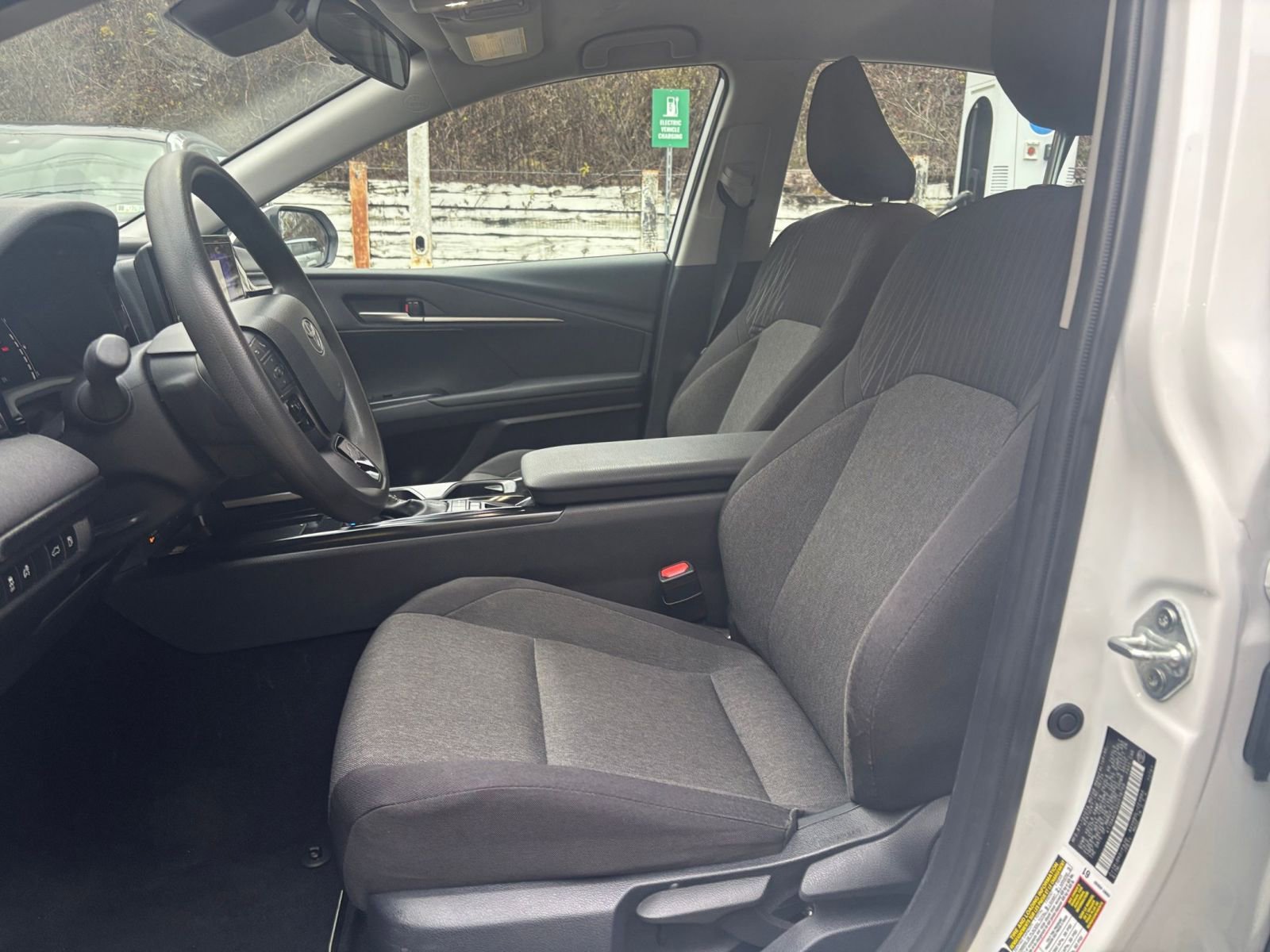 Thumbnail: 2025 Toyota Camry - 35