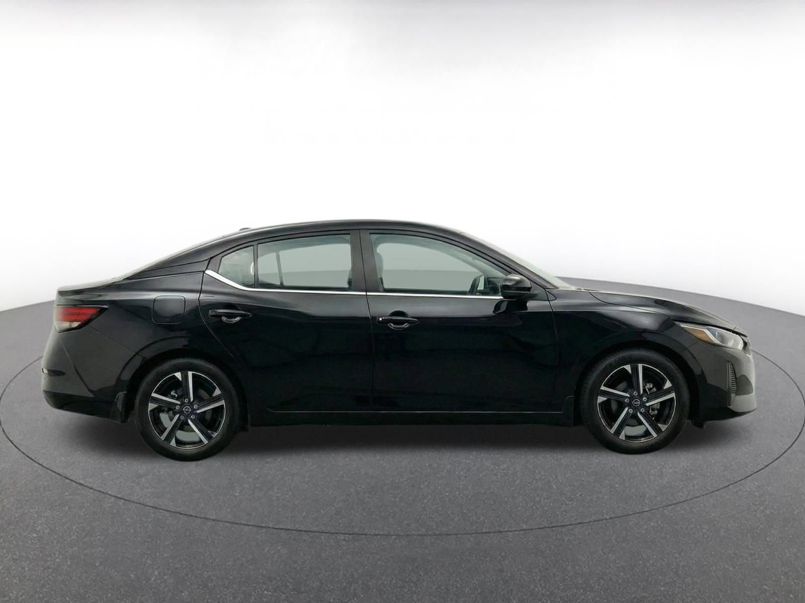 Thumbnail: 2025 Nissan Sentra - 10