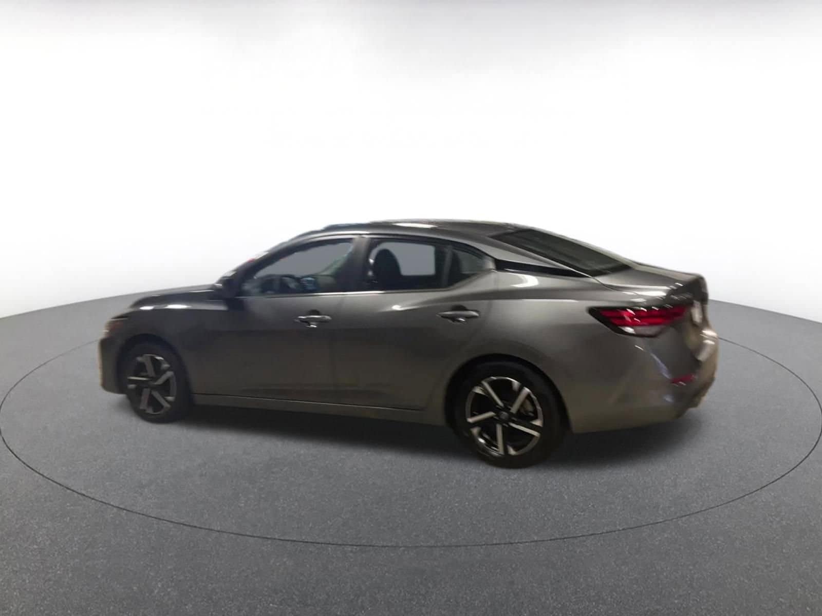 Thumbnail: 2025 Nissan Sentra - 10