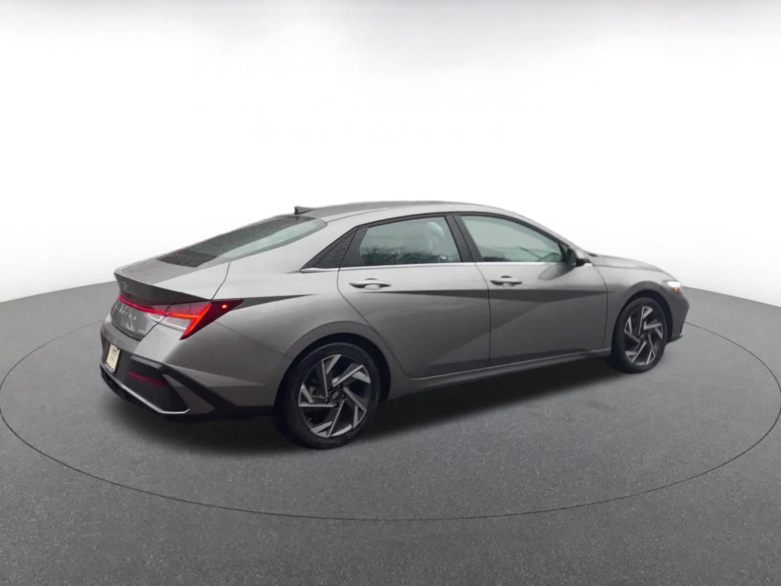 Thumbnail: 2025 Hyundai Elantra - 15