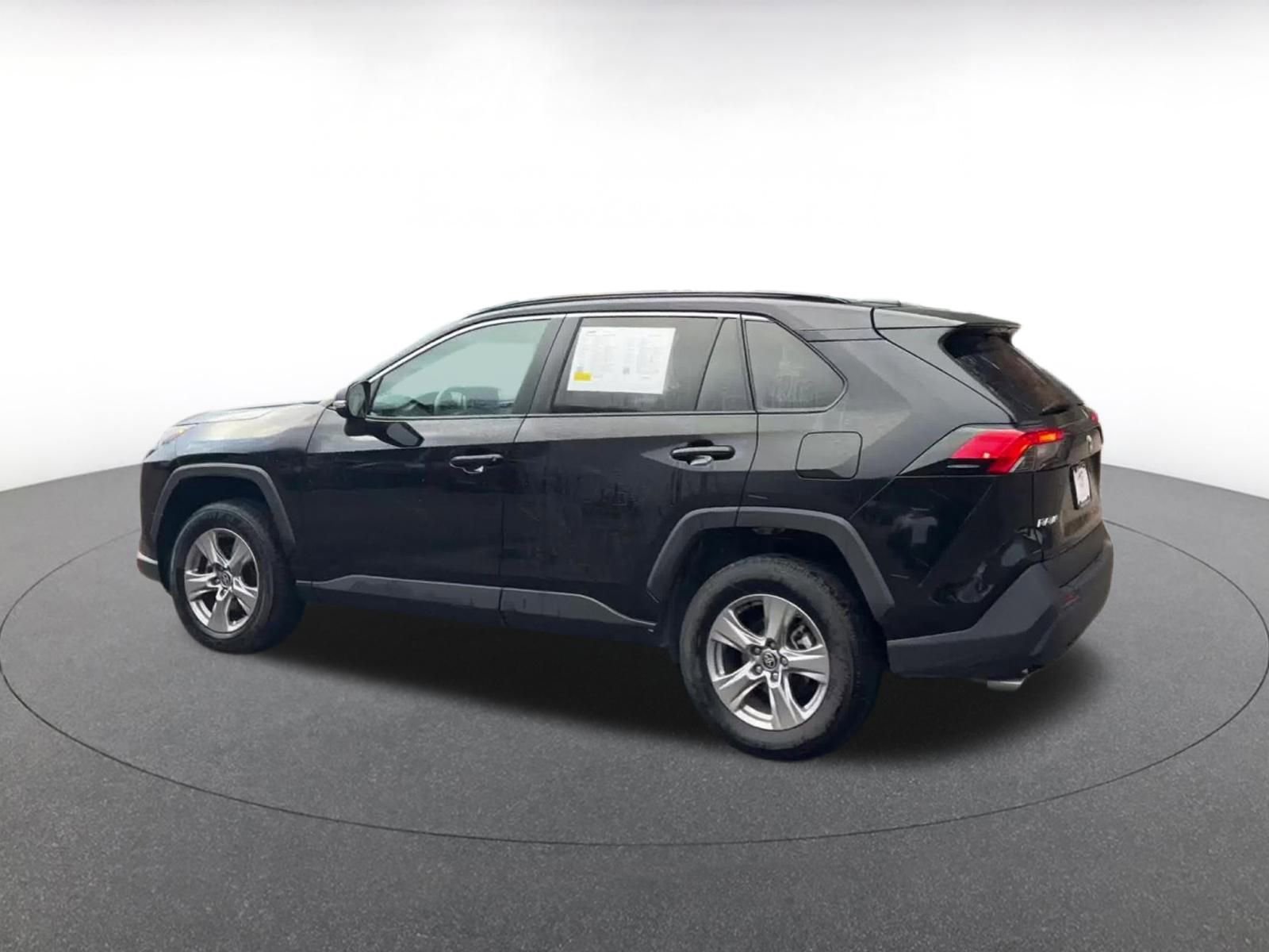 Thumbnail: 2025 Toyota RAV4 - 10