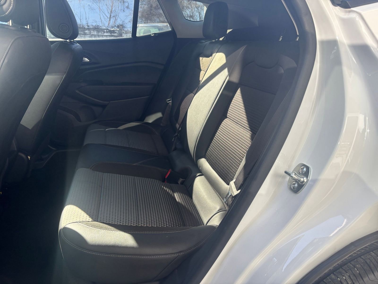 Thumbnail: 2025 Chevrolet Trax - 25