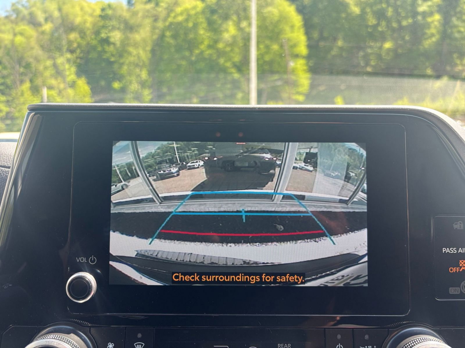 Thumbnail: 2025 Toyota Highlander - 27