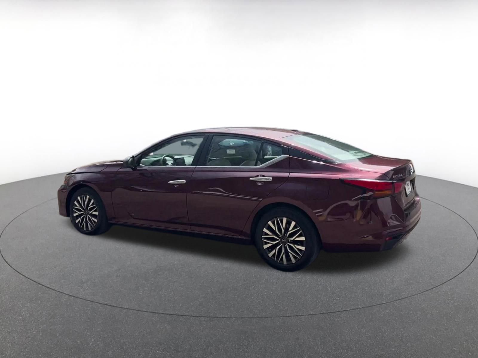 Thumbnail: 2025 Nissan Altima - 10
