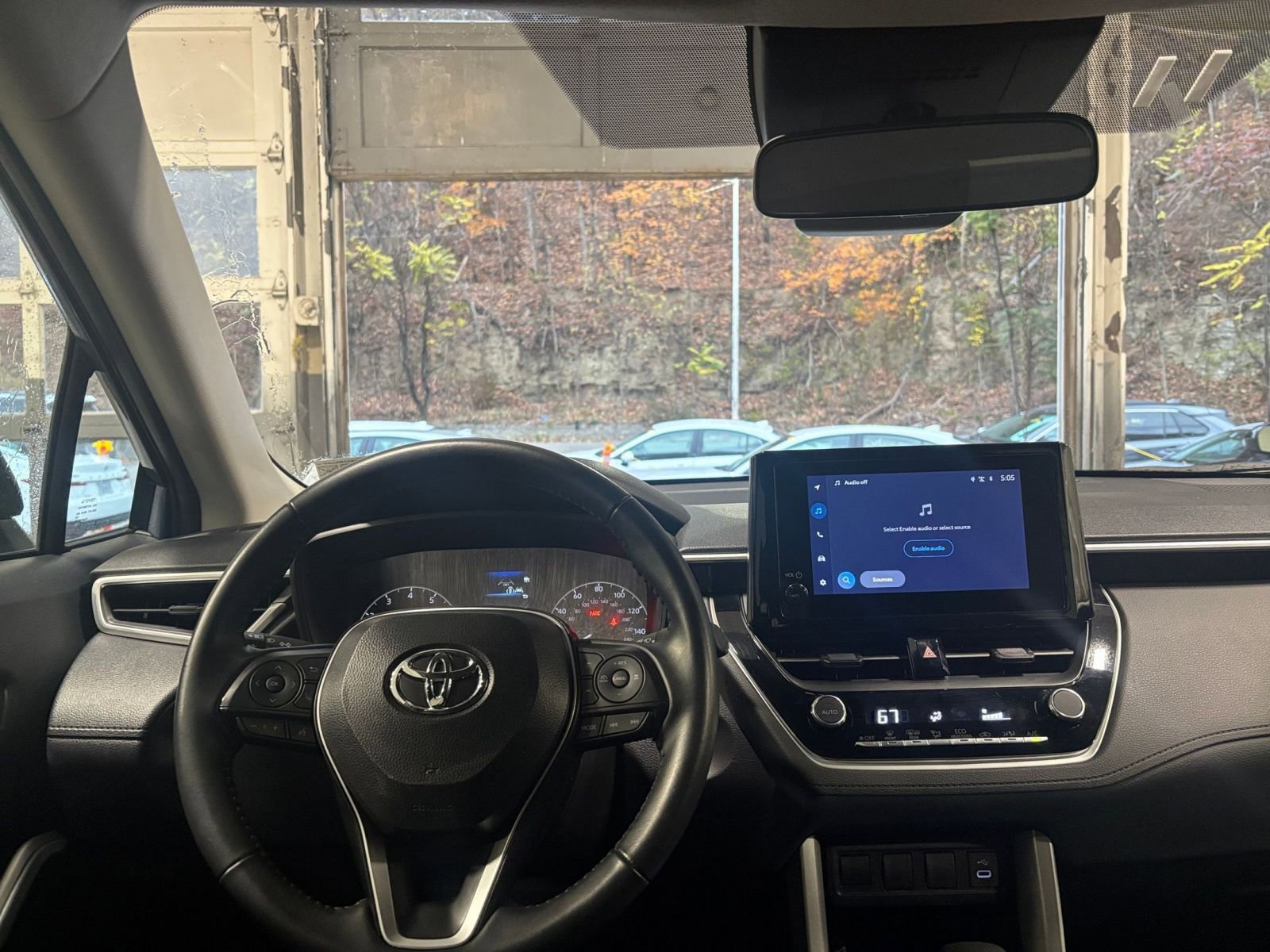 Thumbnail: 2025 Toyota Corolla Cross - 33