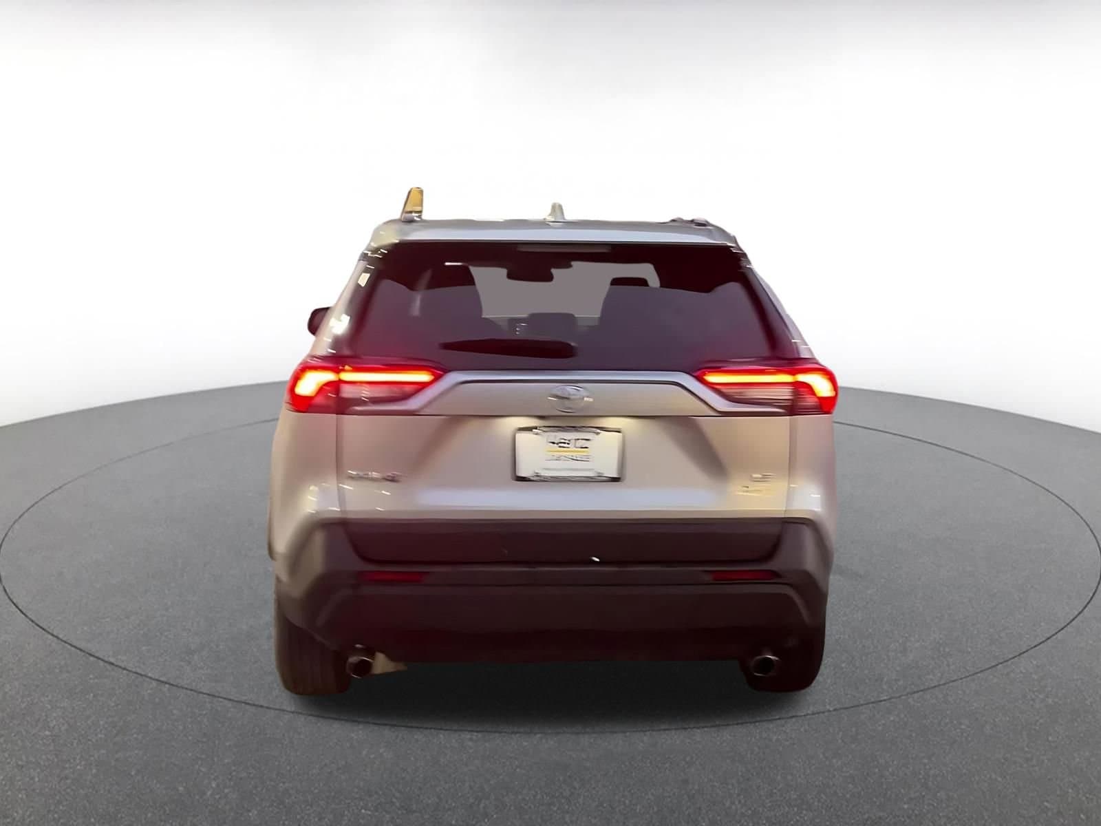 Thumbnail: 2025 Toyota RAV4 - 12