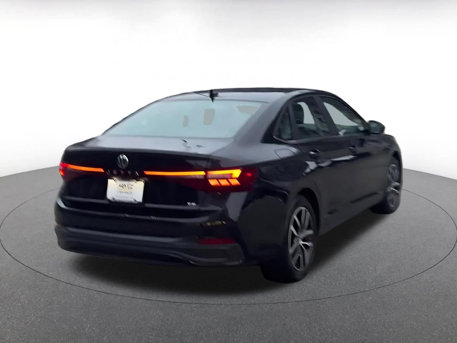 Thumbnail: 2025 Volkswagen Jetta - 14