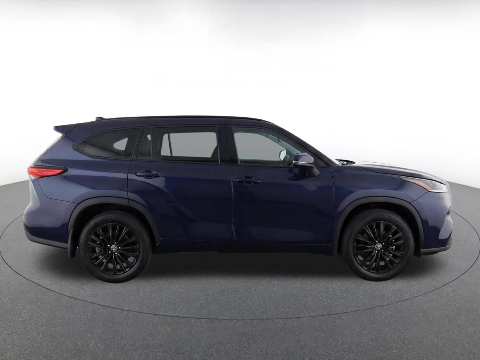 Thumbnail: 2024 Toyota Highlander - 10