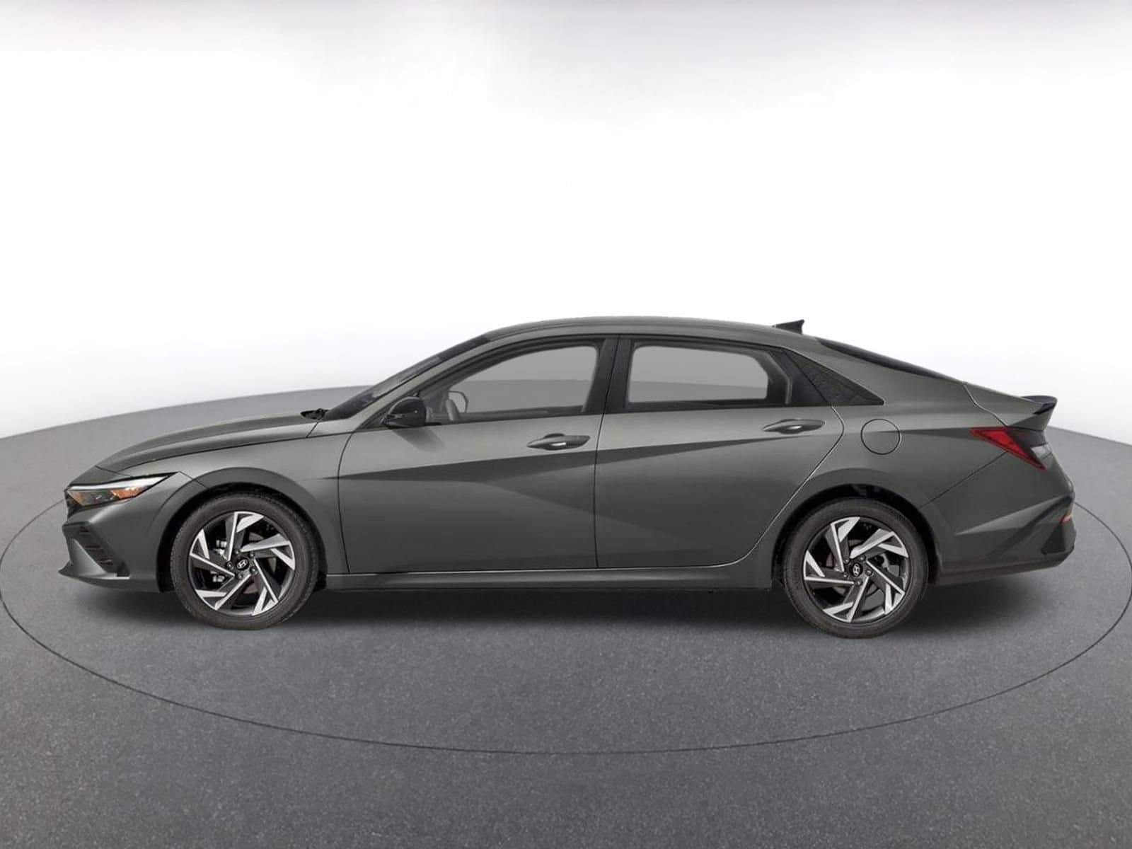 Thumbnail: 2026 Hyundai Elantra - 3