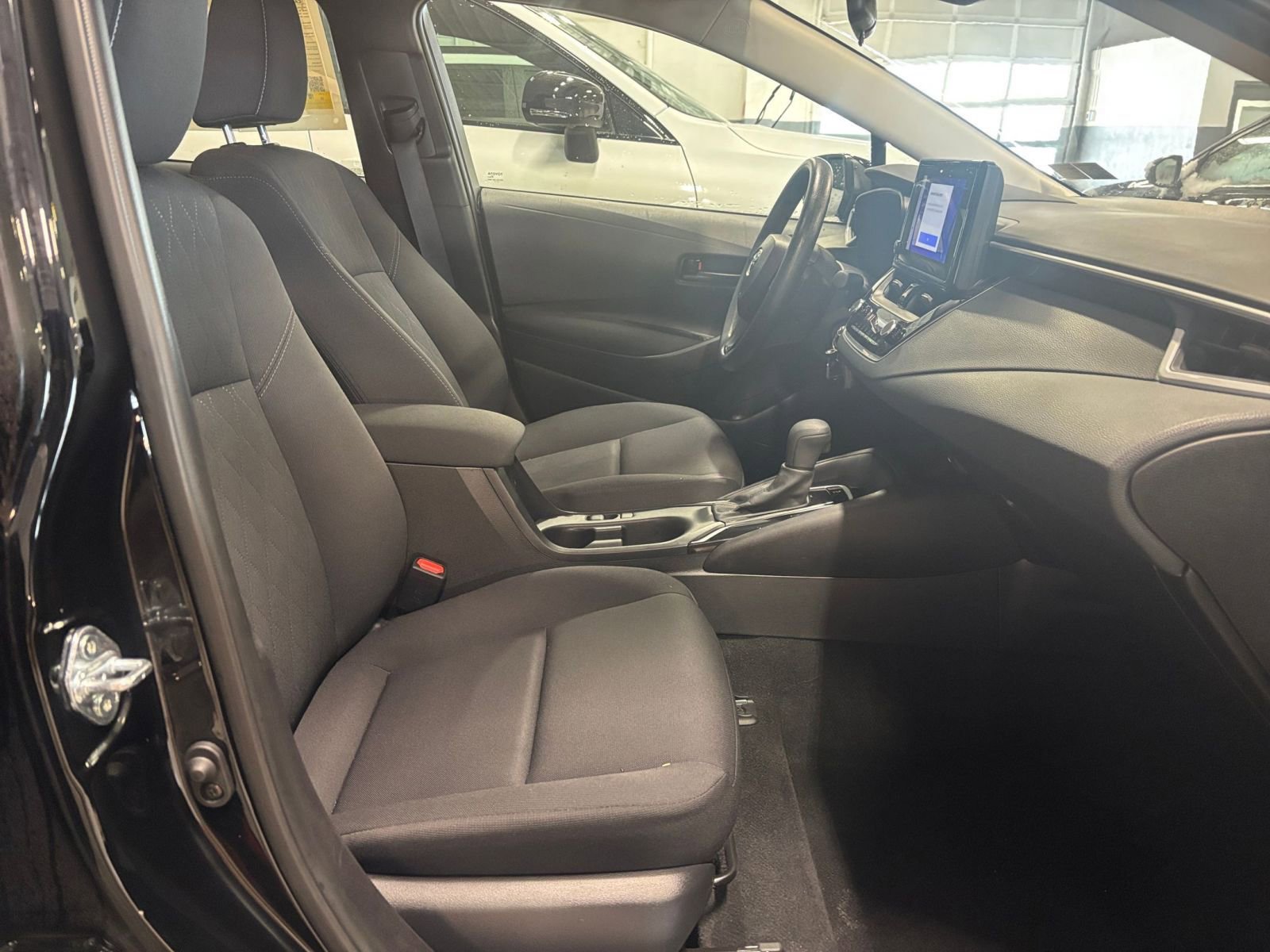 Thumbnail: 2025 Toyota Corolla - 25