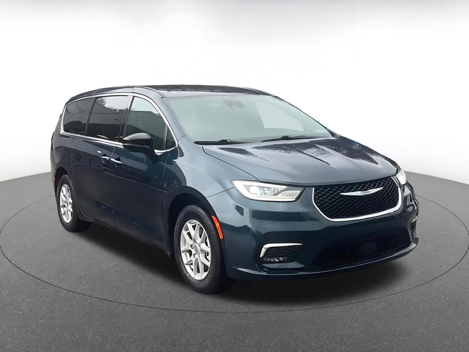 Thumbnail: 2025 Chrysler Pacifica - 3