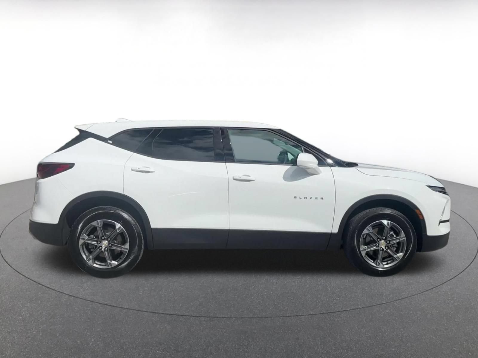 Thumbnail: 2026 Chevrolet Blazer - 15