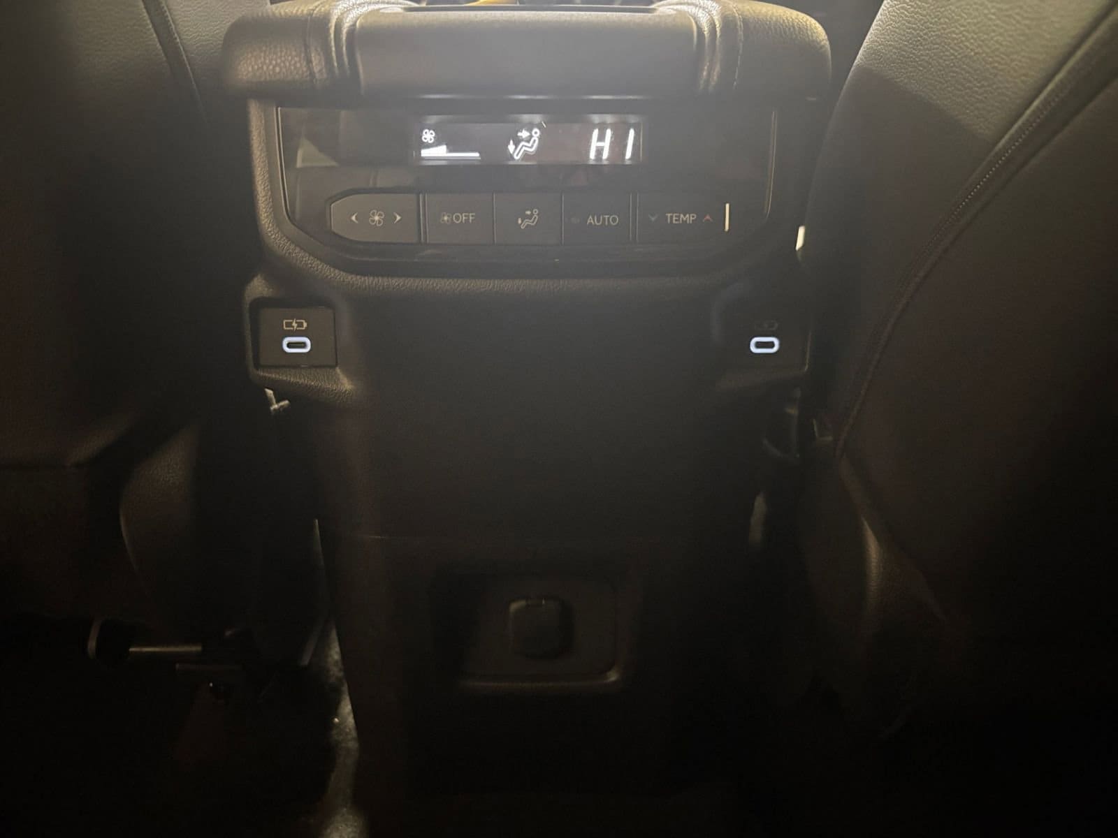 Thumbnail: 2025 Toyota Grand Highlander - 25