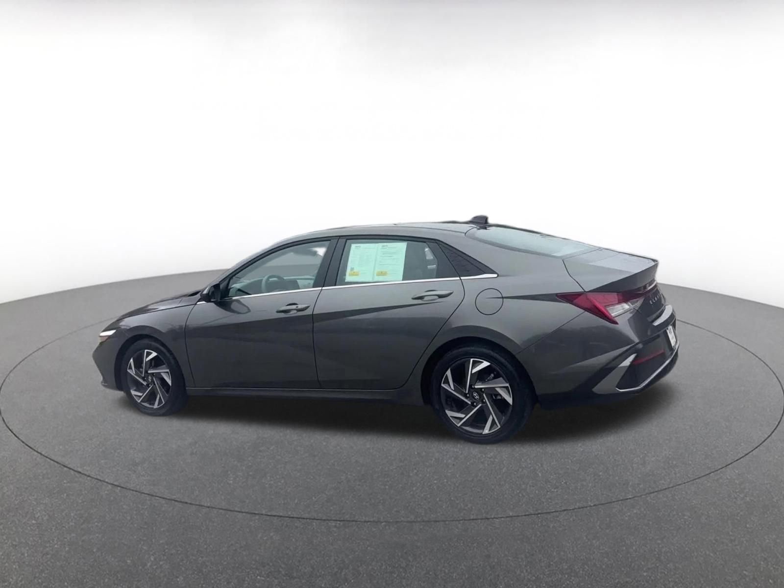 Thumbnail: 2025 Hyundai Elantra - 10