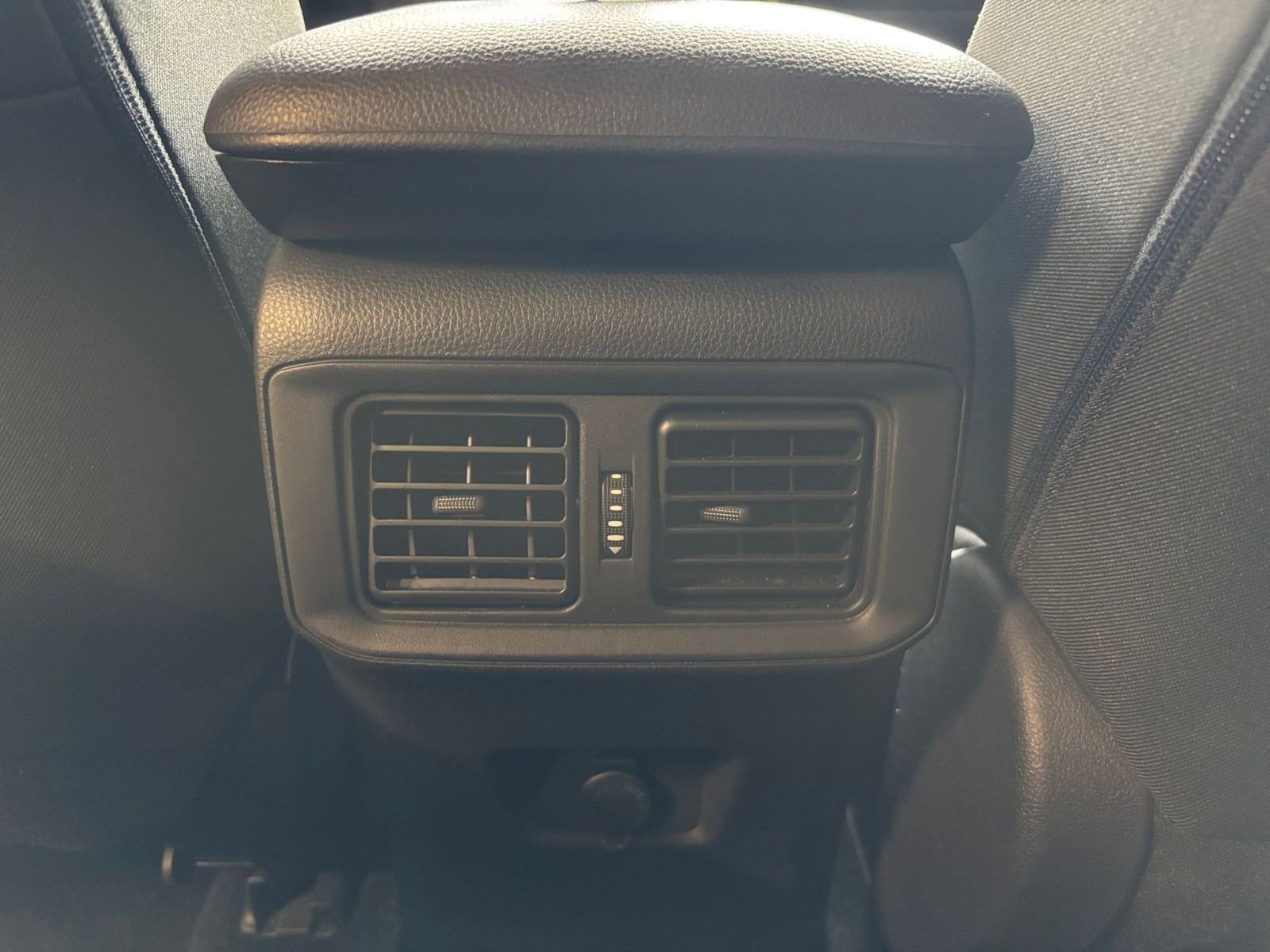 Thumbnail: 2025 Toyota RAV4 - 23