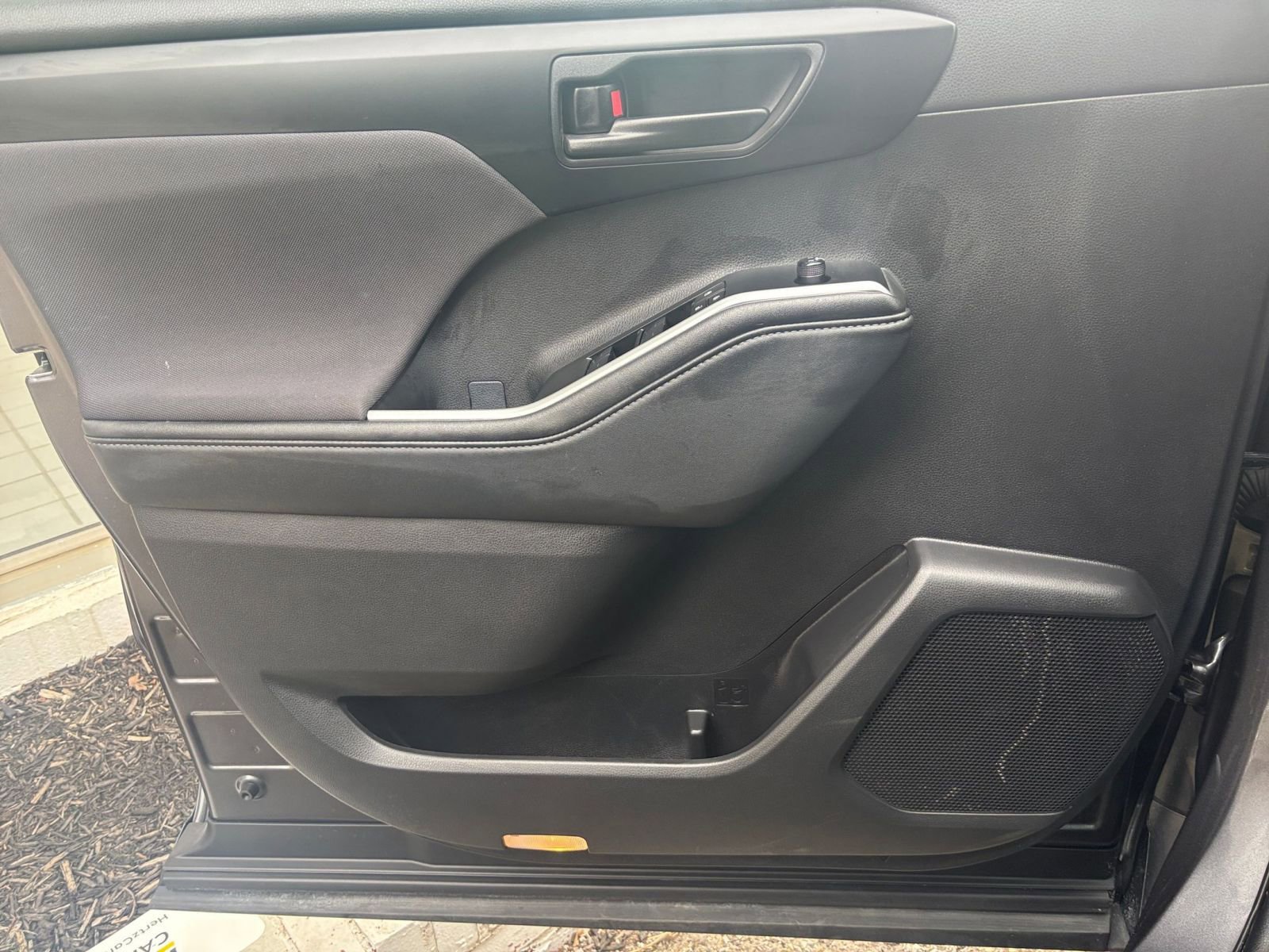 Thumbnail: 2025 Toyota Highlander - 18