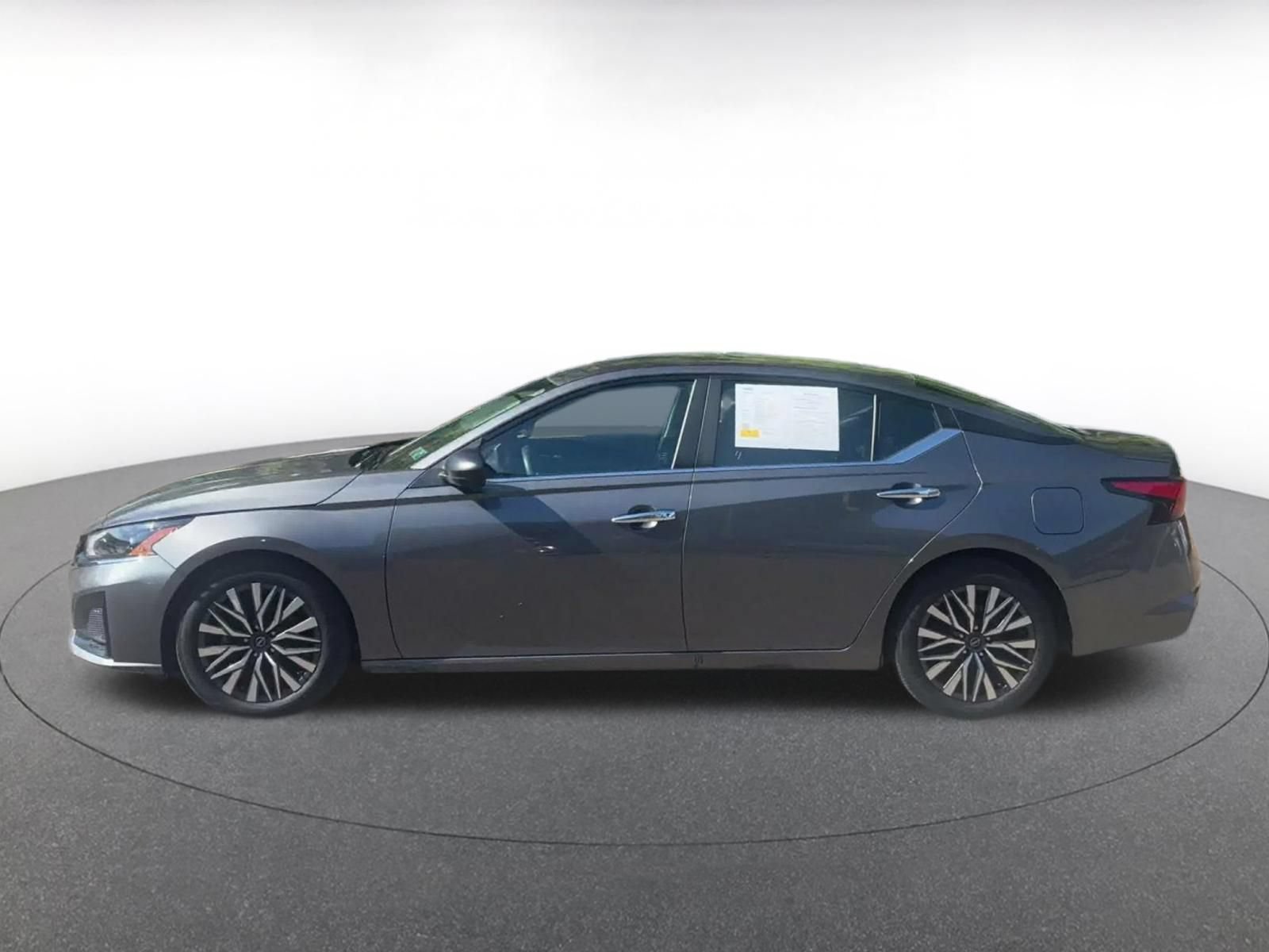 Thumbnail: 2025 Nissan Altima - 8