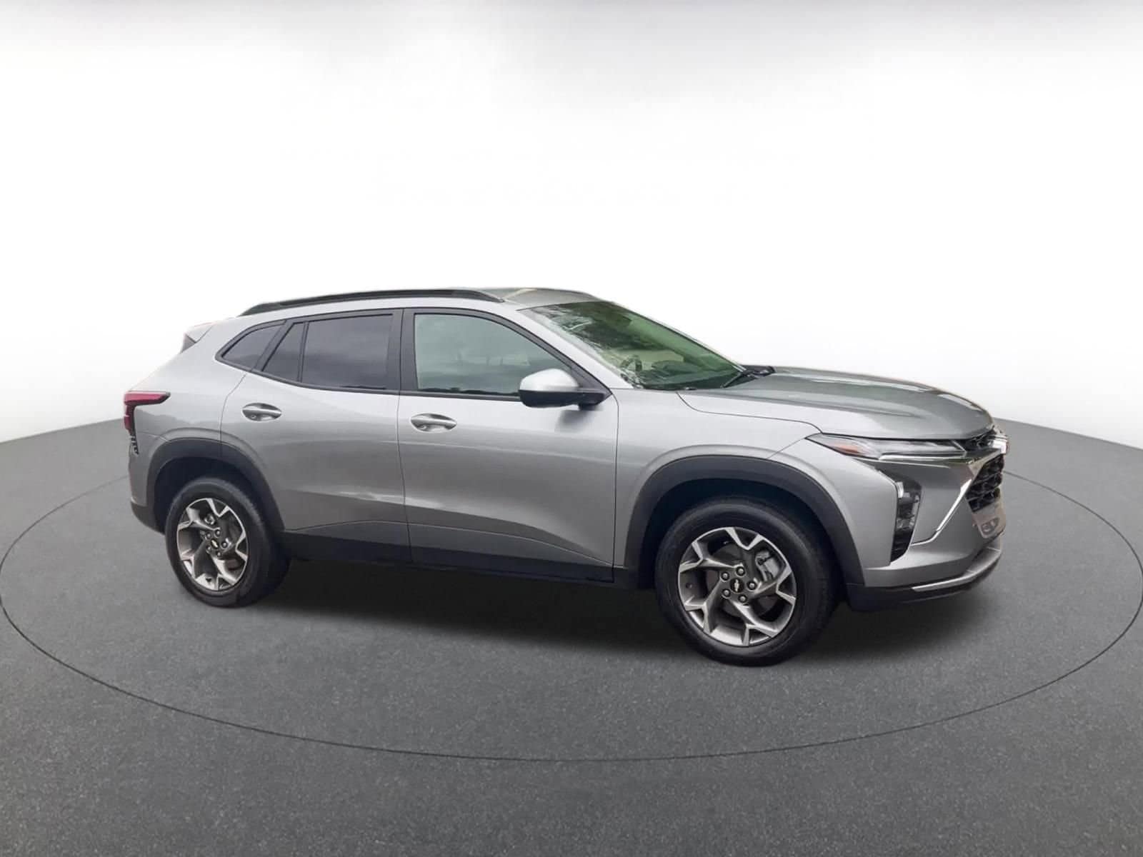 Thumbnail: 2025 Chevrolet Trax - 2