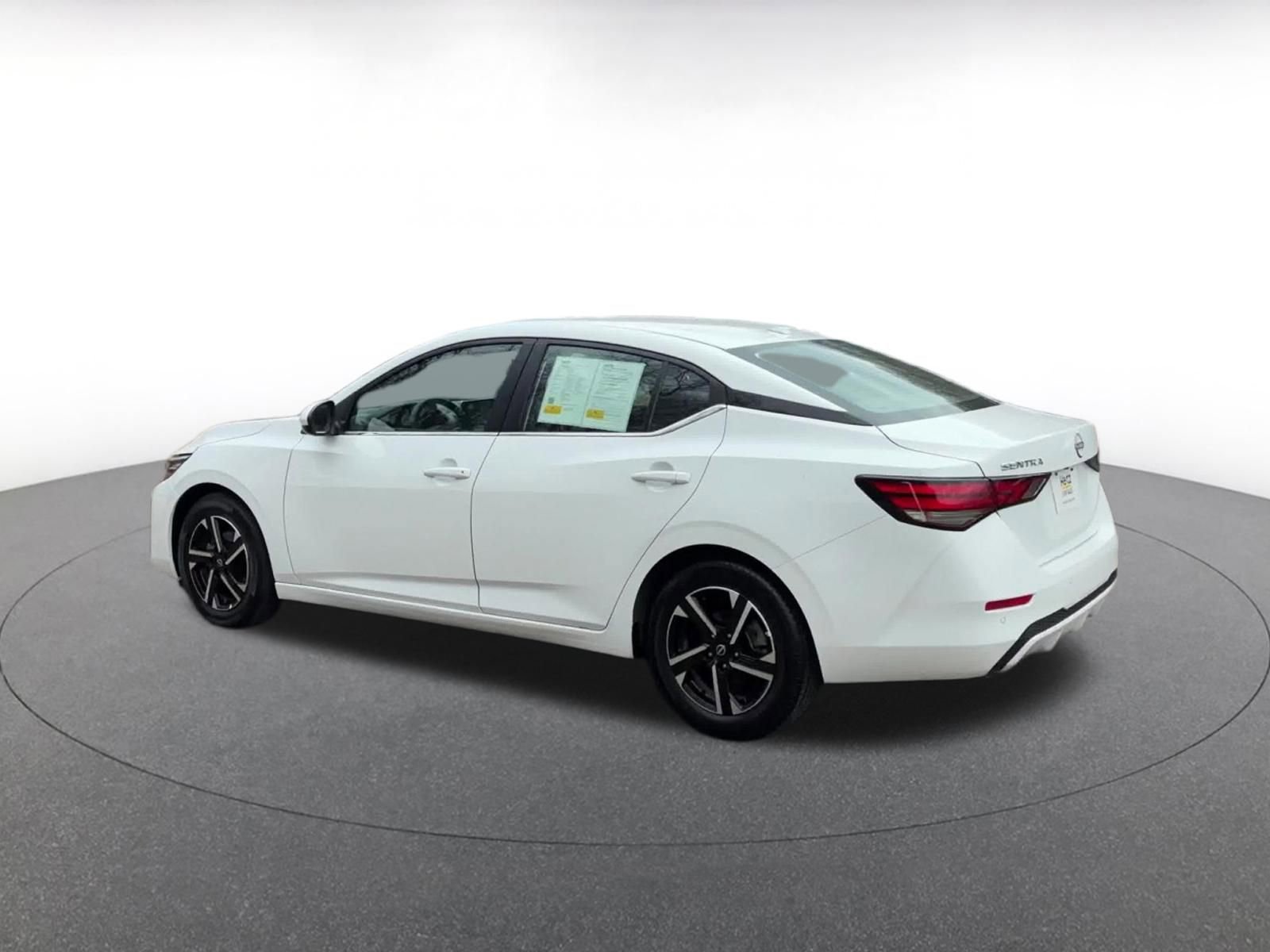 Thumbnail: 2025 Nissan Sentra - 10
