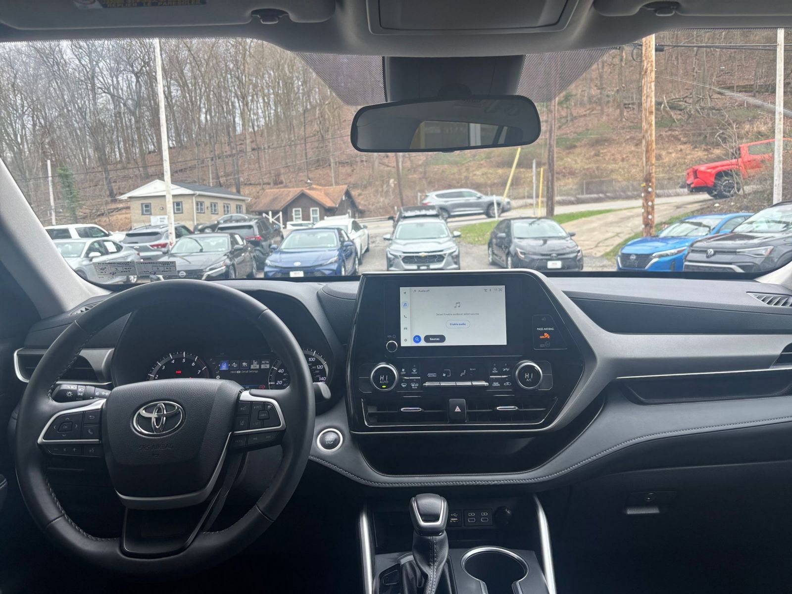 Thumbnail: 2025 Toyota Highlander - 35