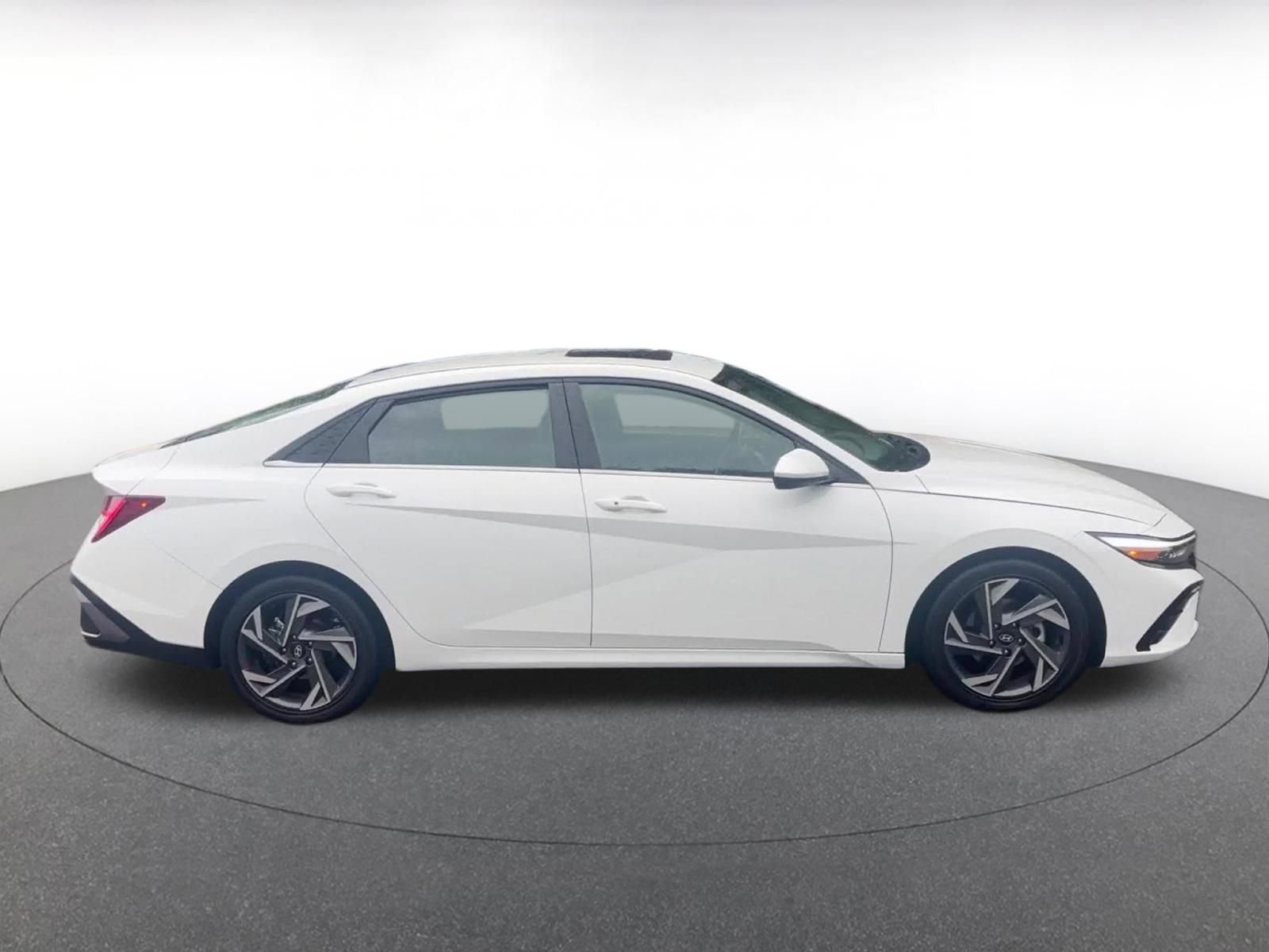 Thumbnail: 2025 Hyundai Elantra - 16