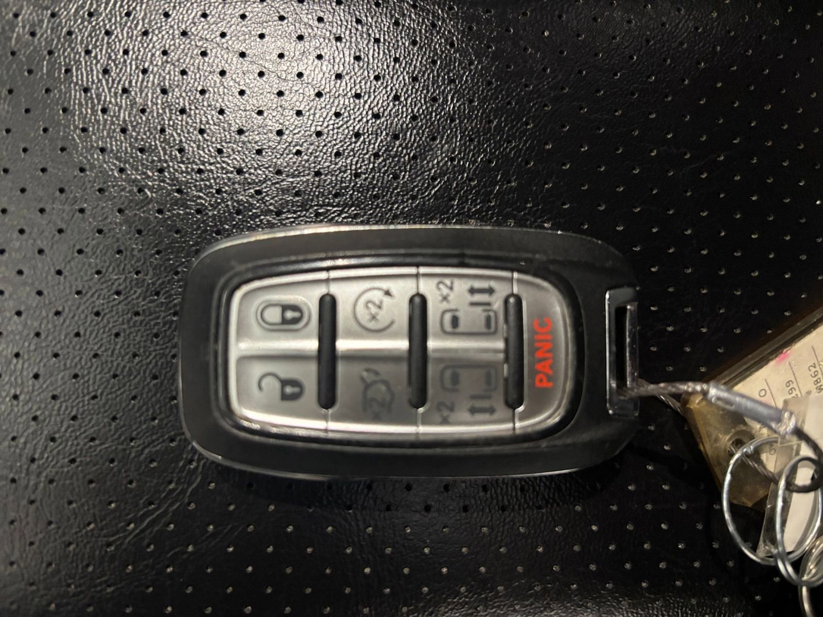 Thumbnail: 2023 Chrysler Pacifica - 25