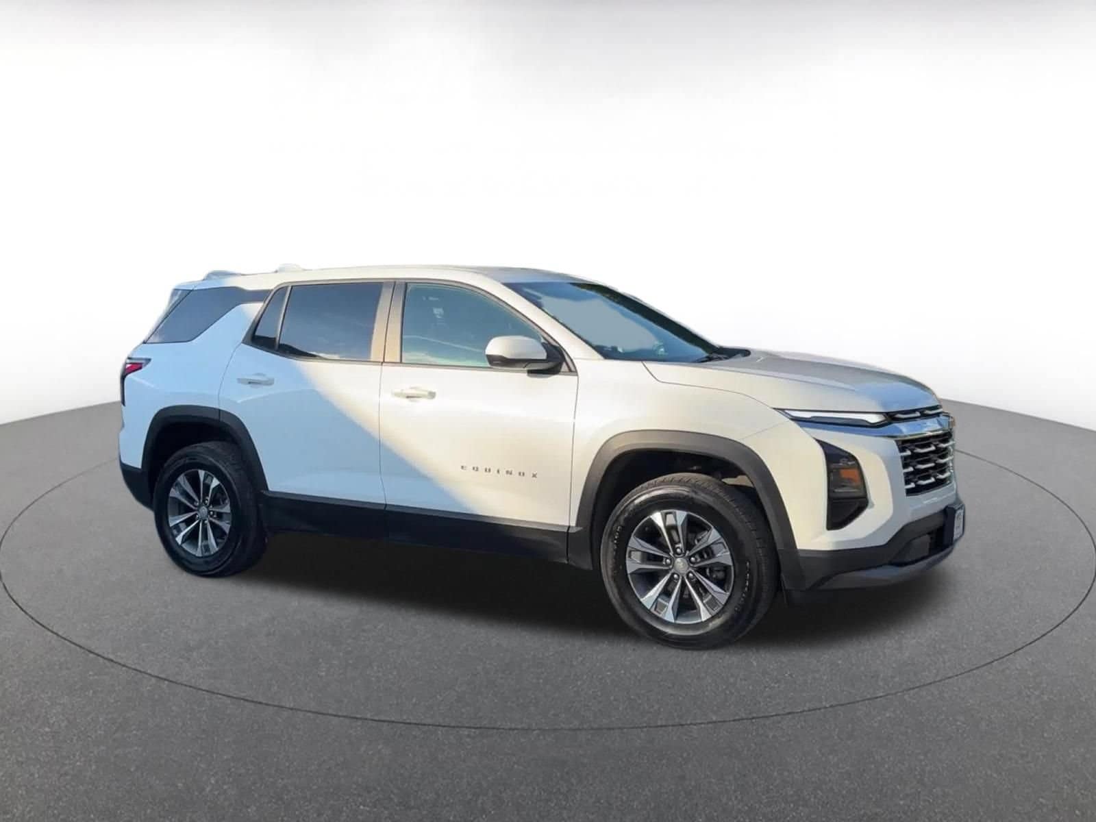 Thumbnail: 2025 Chevrolet Equinox - 2