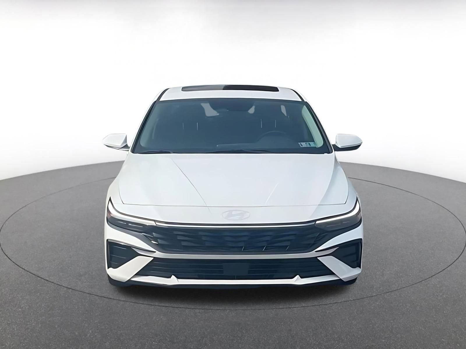 Thumbnail: 2025 Hyundai Elantra - 4