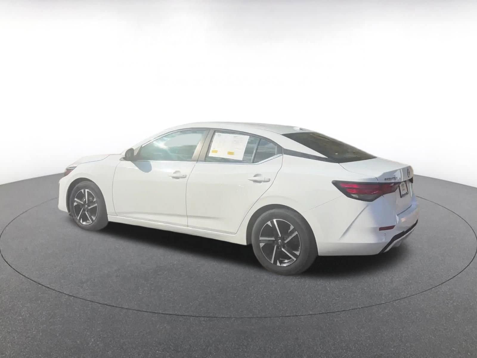 Thumbnail: 2024 Nissan Sentra - 10